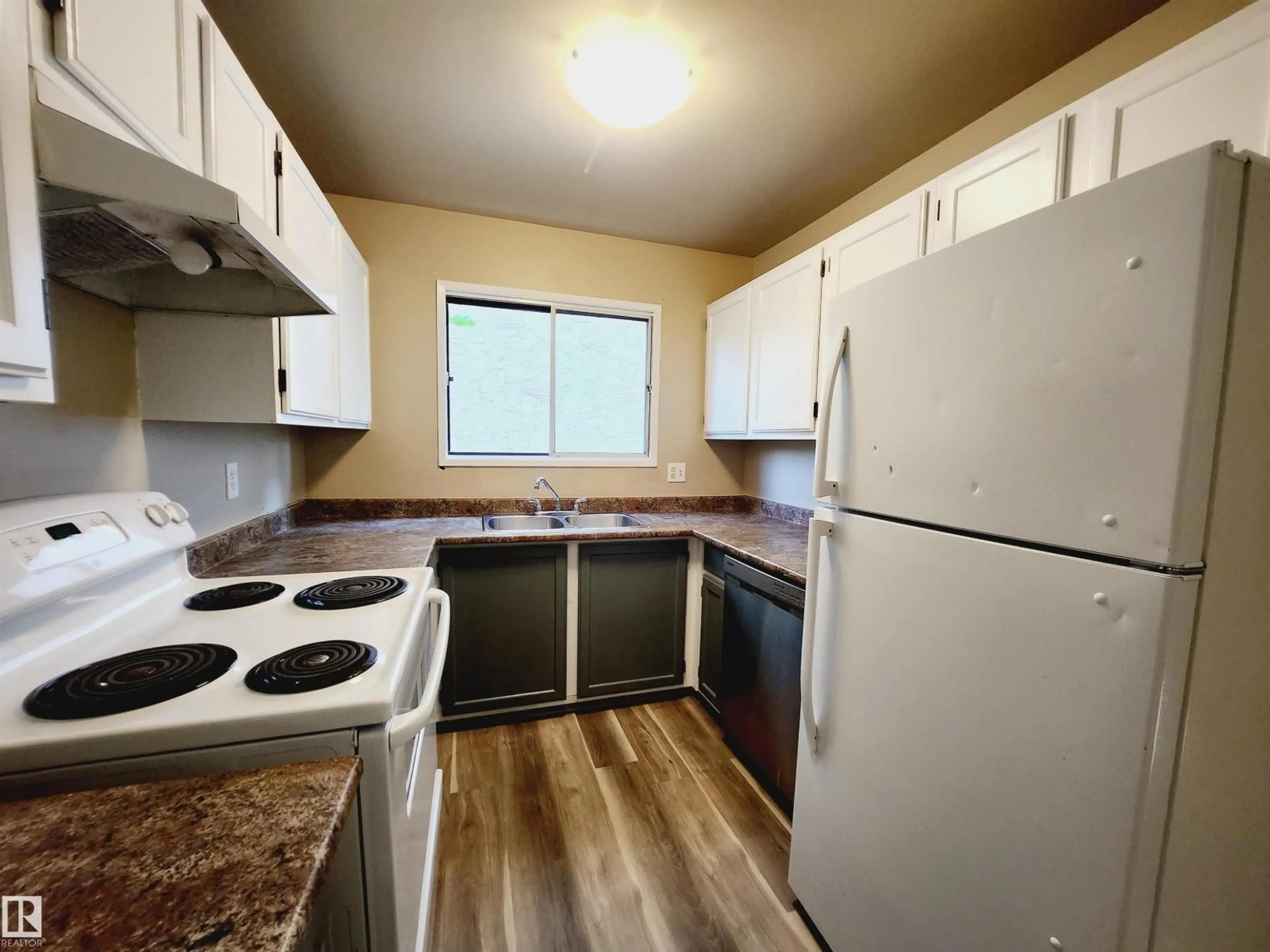 Standard kitchen, unknown for NW - 12214 77 ST, Edmonton Alberta T5B2H1