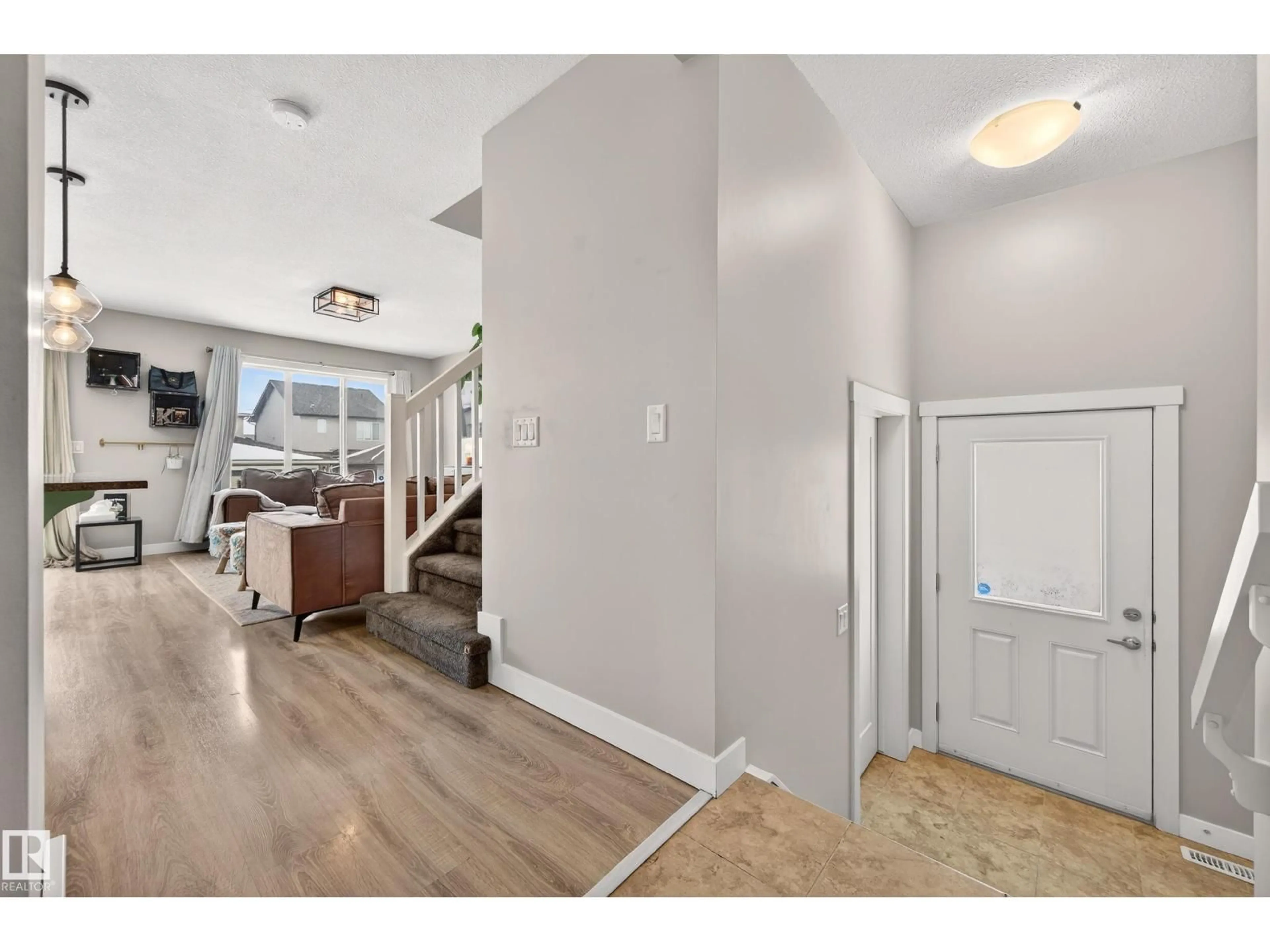 Indoor entryway for 48 SIERRA WD, Fort Saskatchewan Alberta T8L0T3