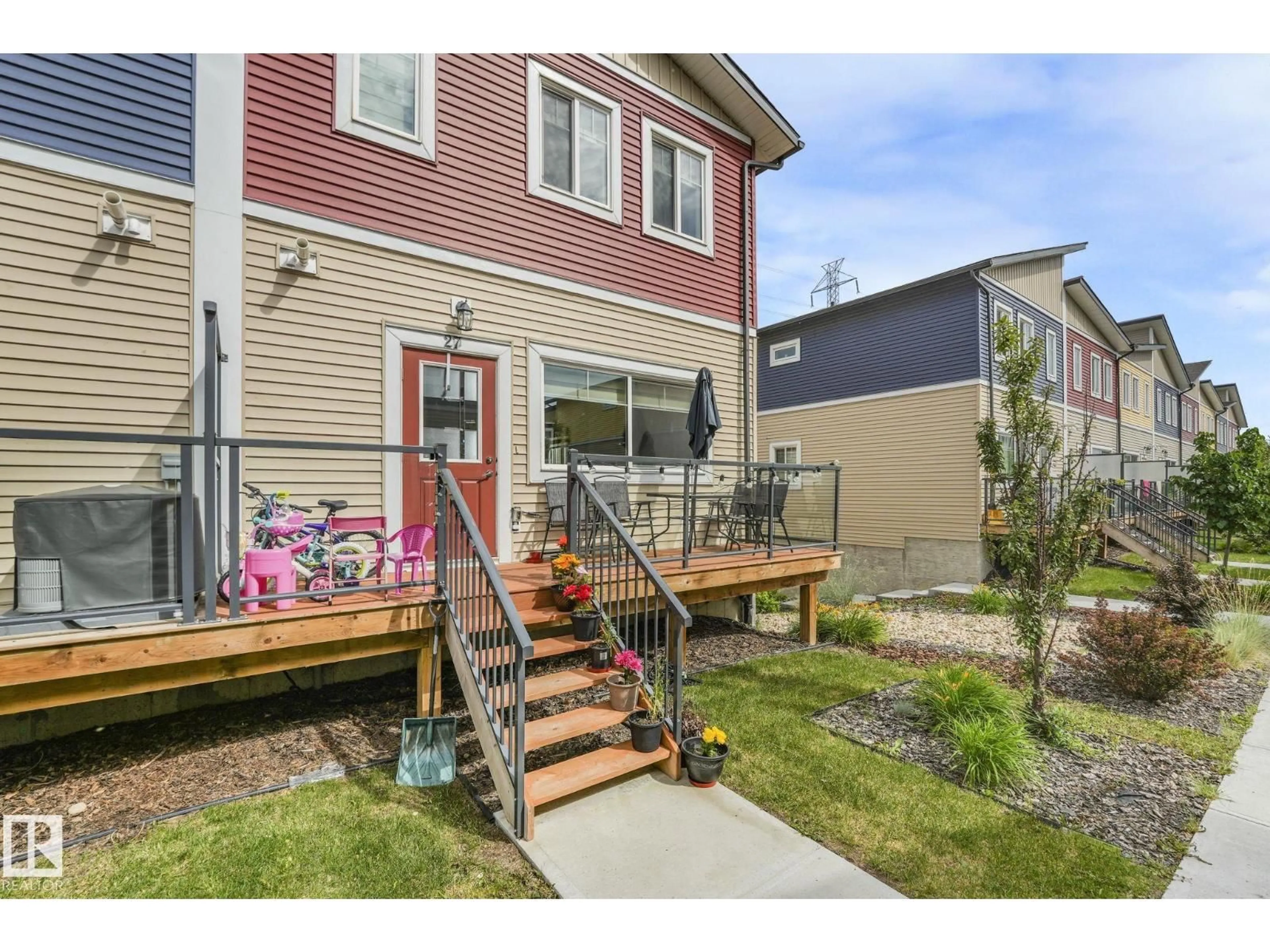 Unknown for 2803 - 27 14 AV, Edmonton Alberta T6T2K4