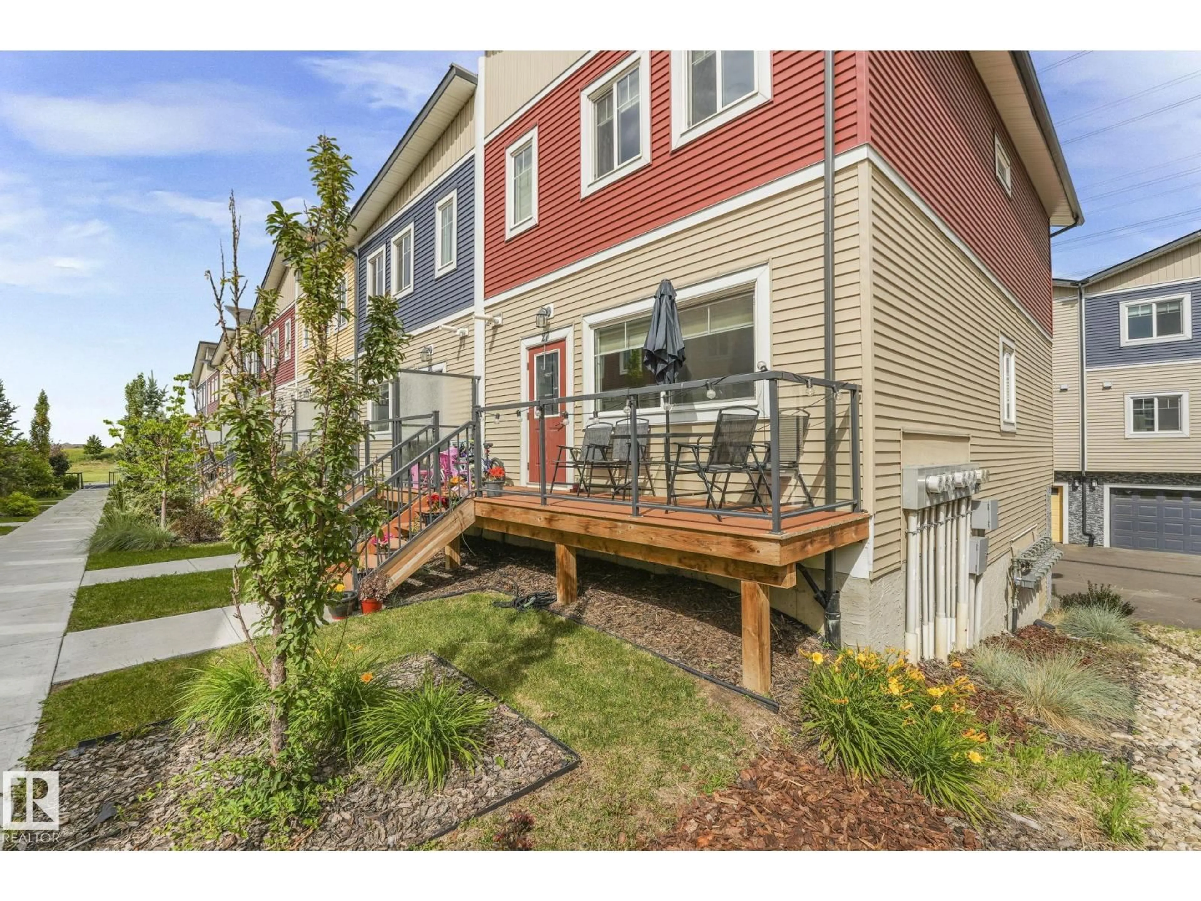 Unknown for 2803 - 27 14 AV, Edmonton Alberta T6T2K4