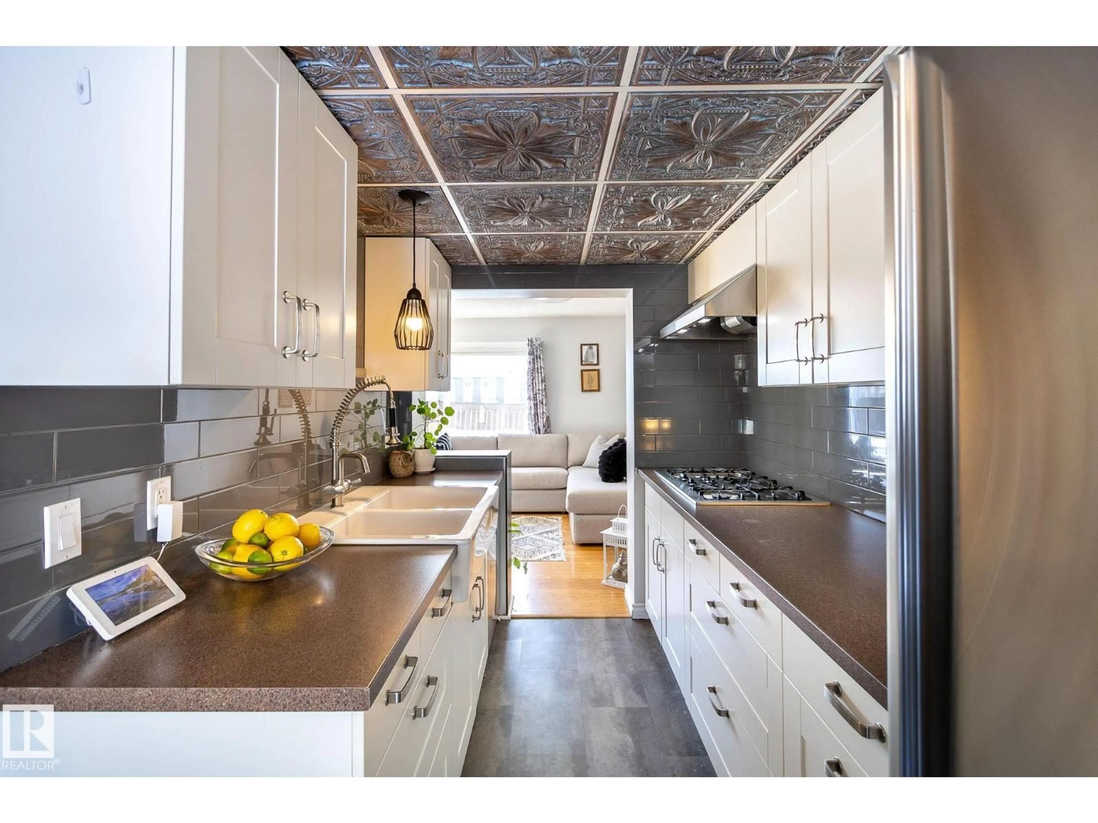 Unknown for NW - 3859 85 ST, Edmonton Alberta T6K2L5