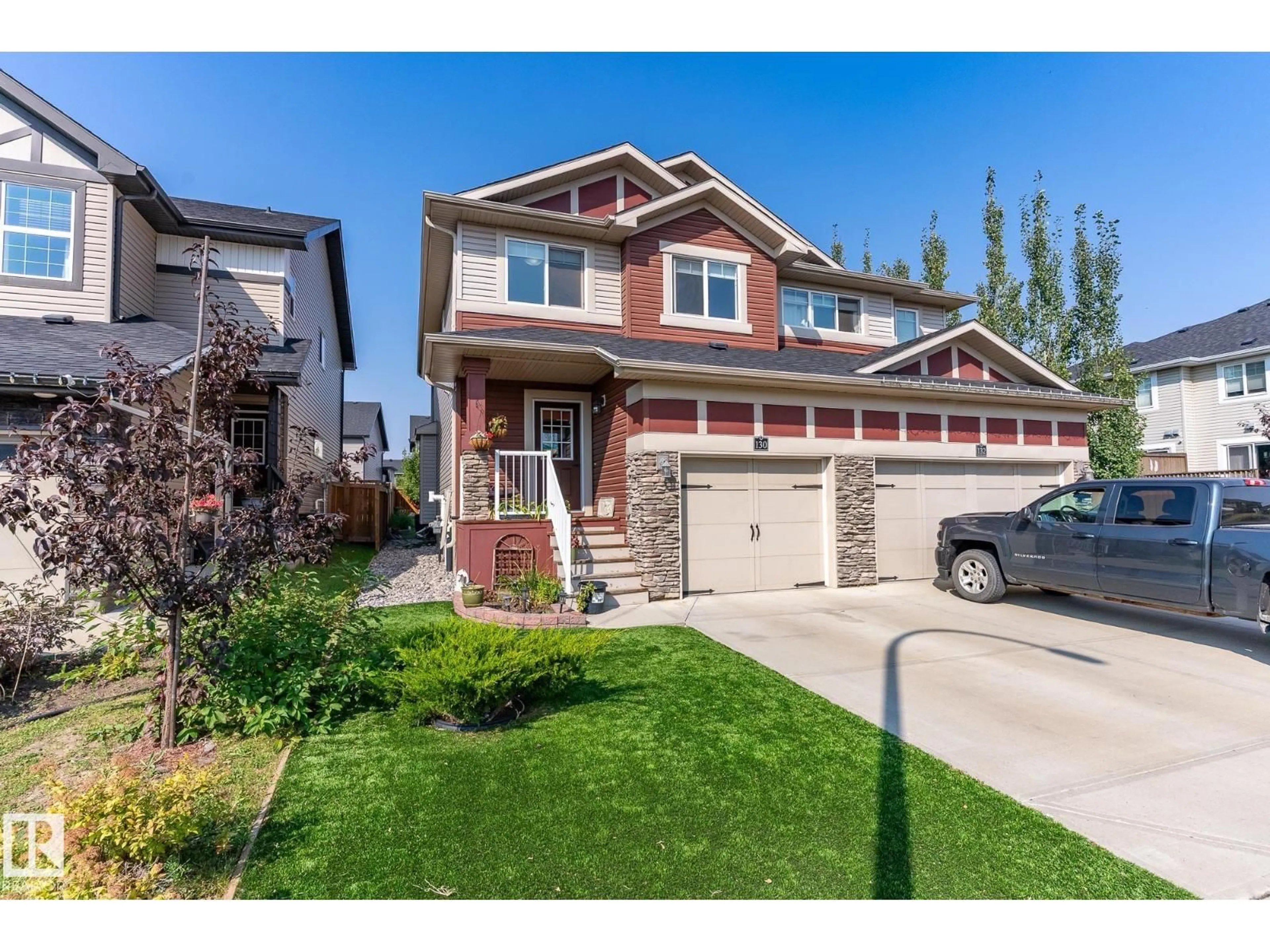 Home with vinyl exterior material, street for 130 ABBEY RD, Sherwood Park Alberta T8H0Z2