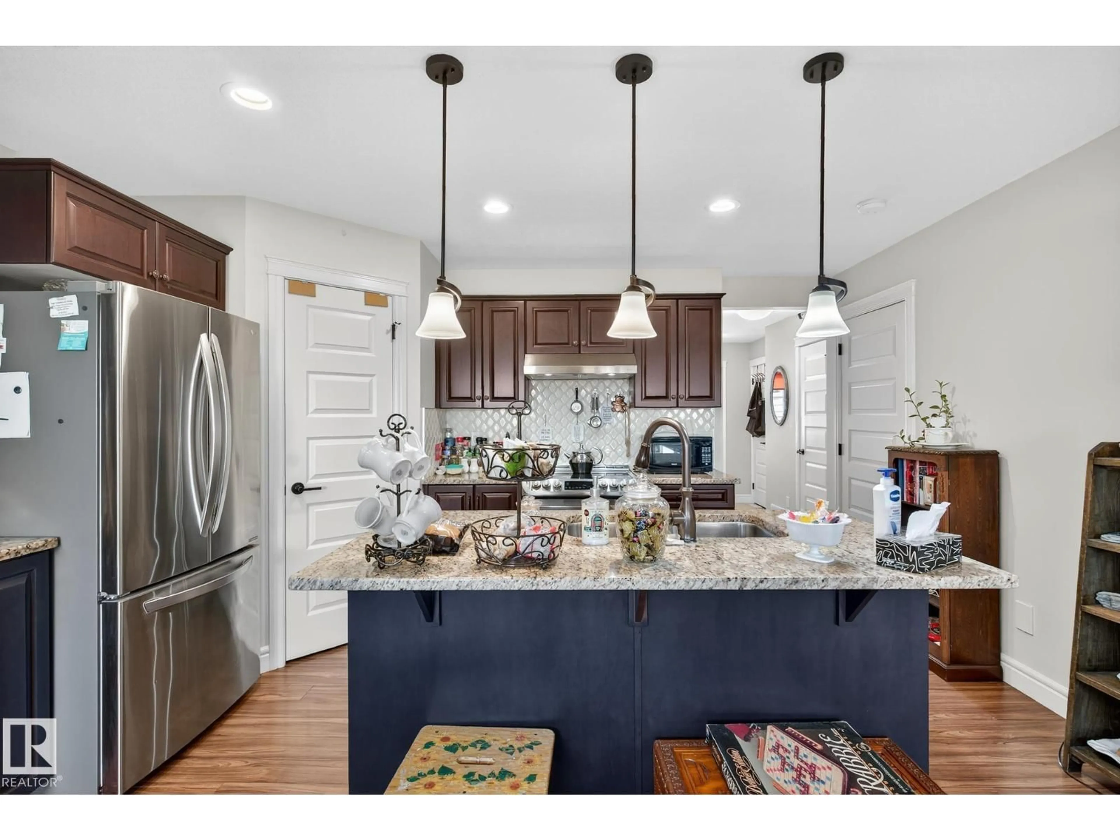 Open concept kitchen, unknown for 130 ABBEY RD, Sherwood Park Alberta T8H0Z2