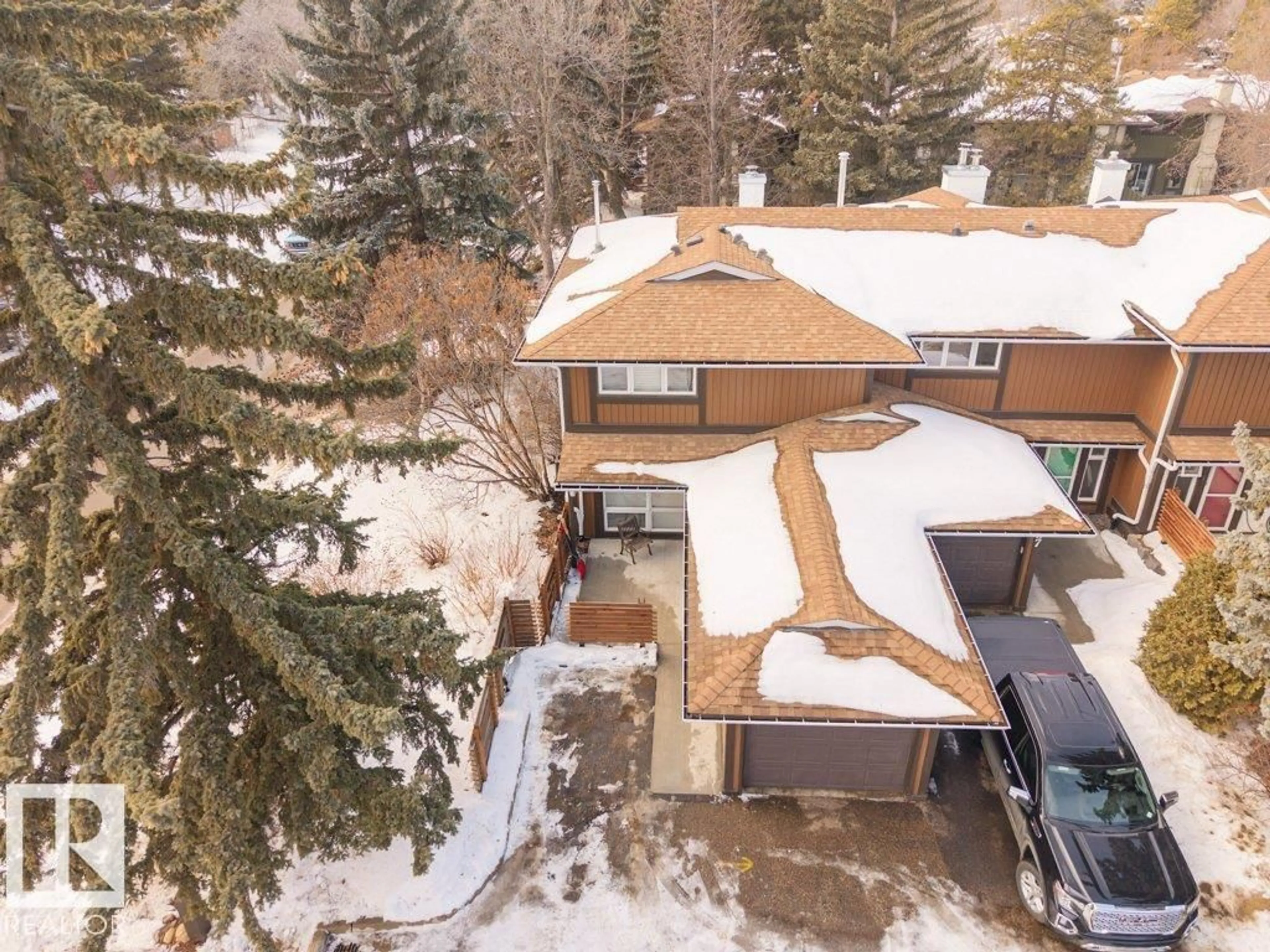A pic from outside/outdoor area/front of a property/back of a property/a pic from drone, street for 88 HEARTHSTONE NW, Edmonton Alberta T6R5E5