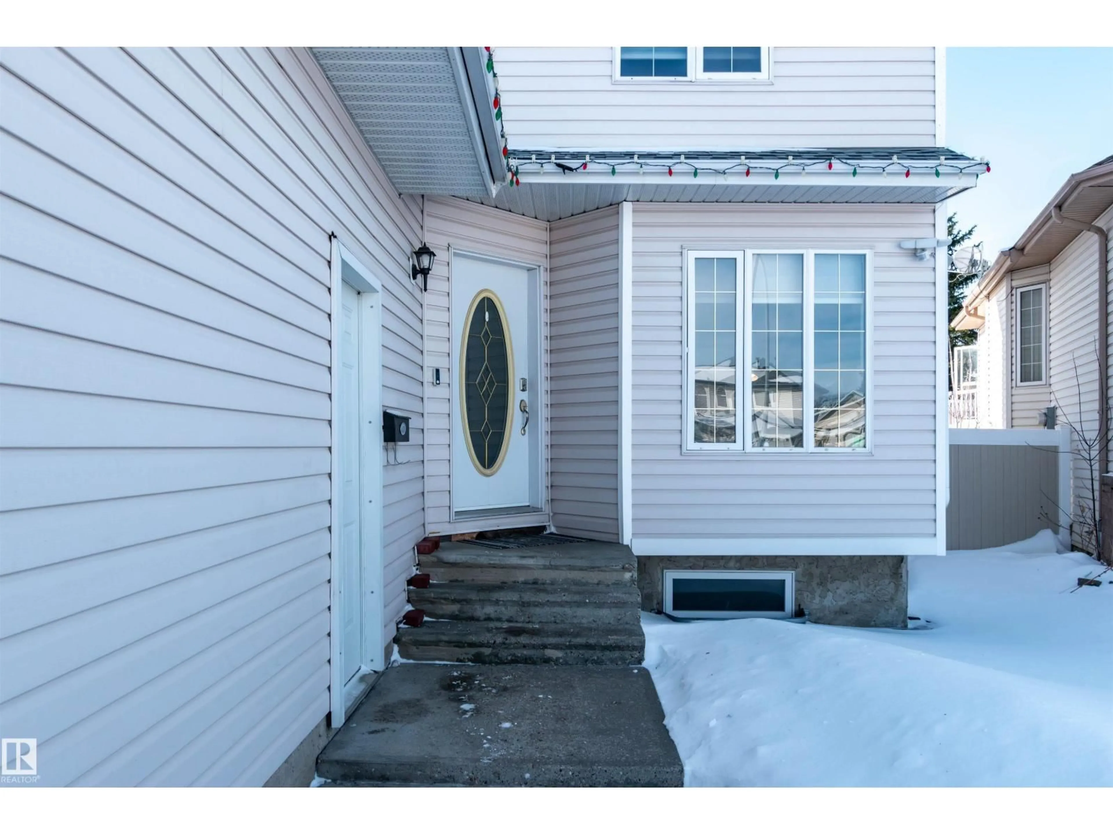 Indoor entryway for NW - 330 HUFFMAN CR, Edmonton Alberta T5A0C8