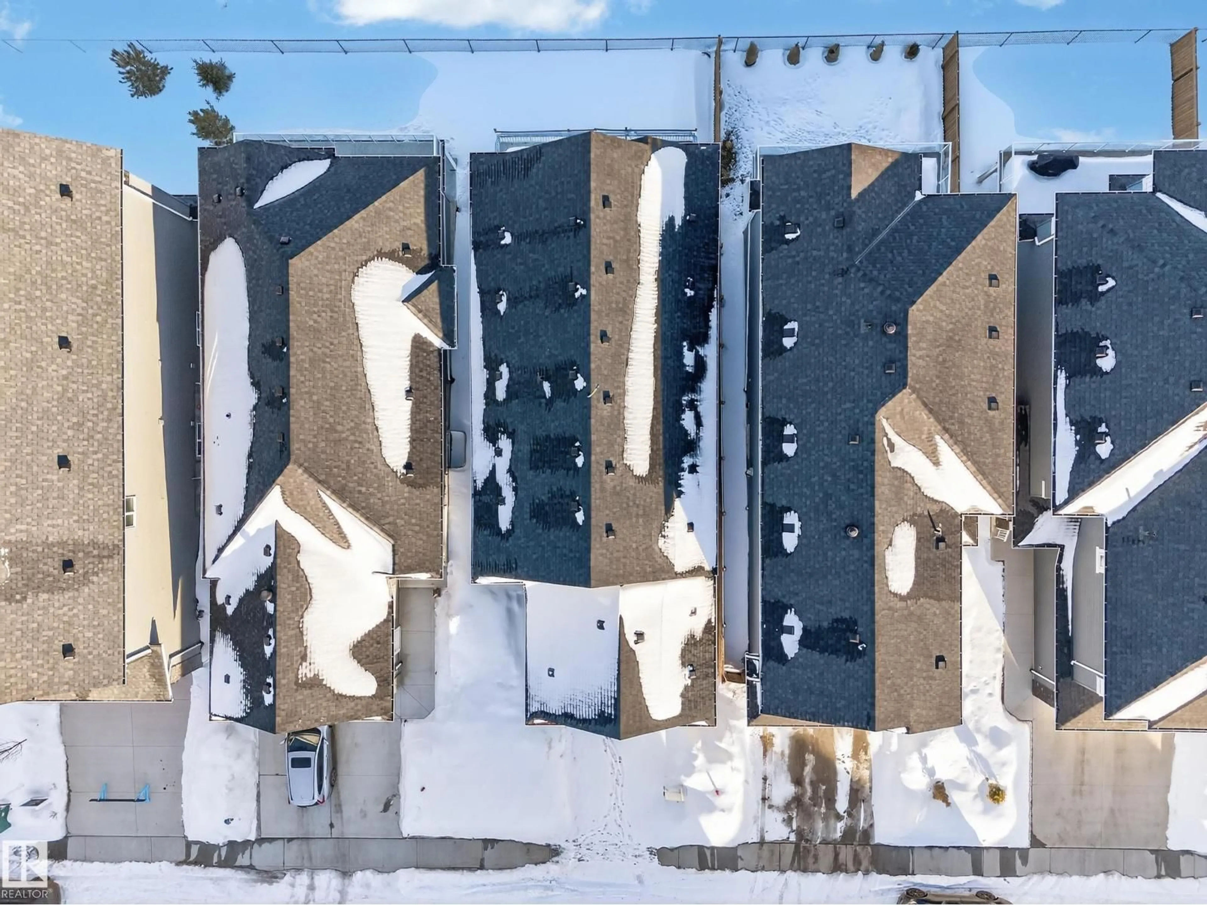 A pic from outside/outdoor area/front of a property/back of a property/a pic from drone, street for 3325 CHICKADEE DRIVE, Edmonton Alberta T5V1R5