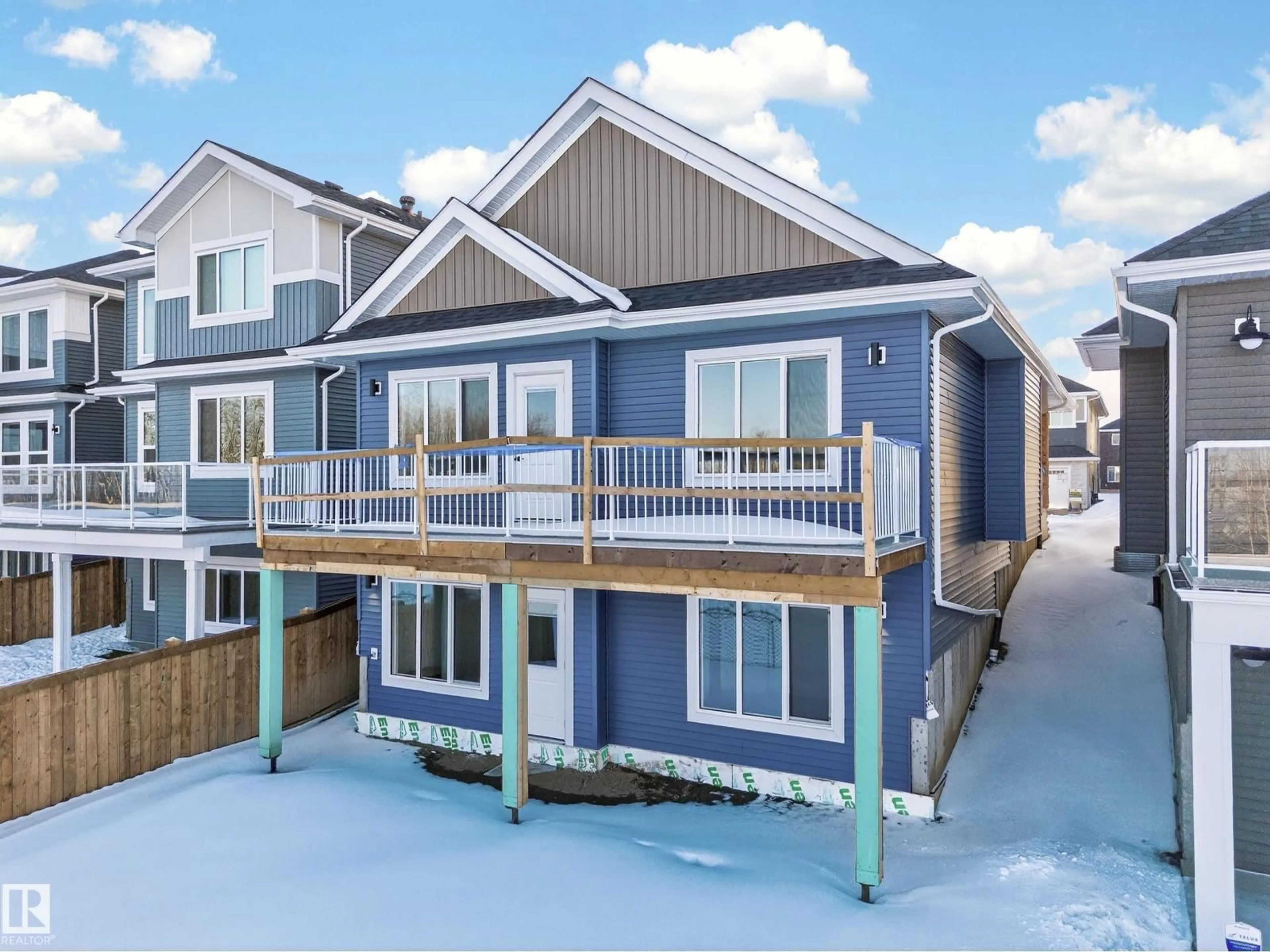 Home with vinyl exterior material, unknown for 3325 CHICKADEE DRIVE, Edmonton Alberta T5V1R5