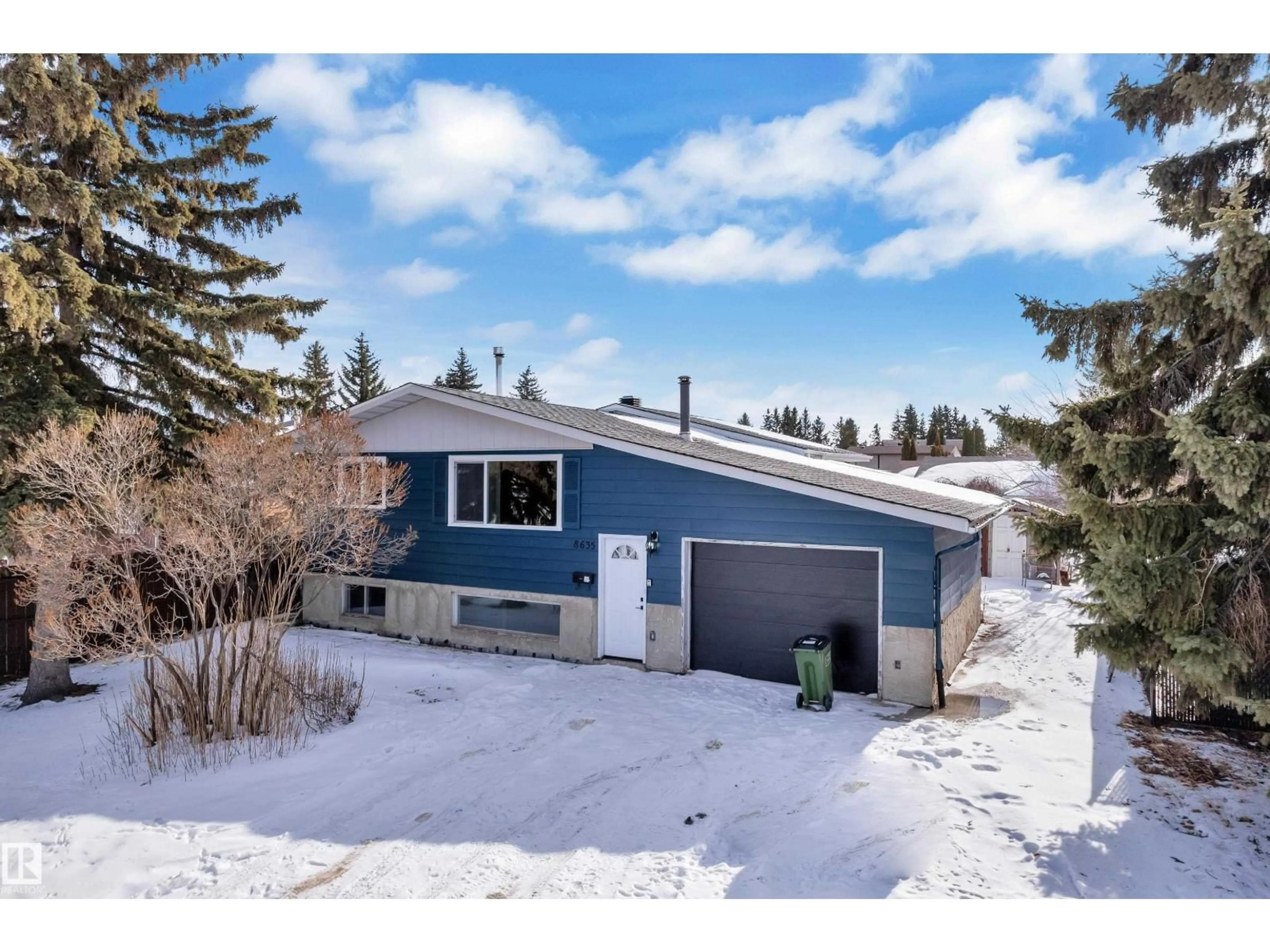 A pic from outside/outdoor area/front of a property/back of a property/a pic from drone, street for 8635 33 AV, Edmonton Alberta T6K2X9