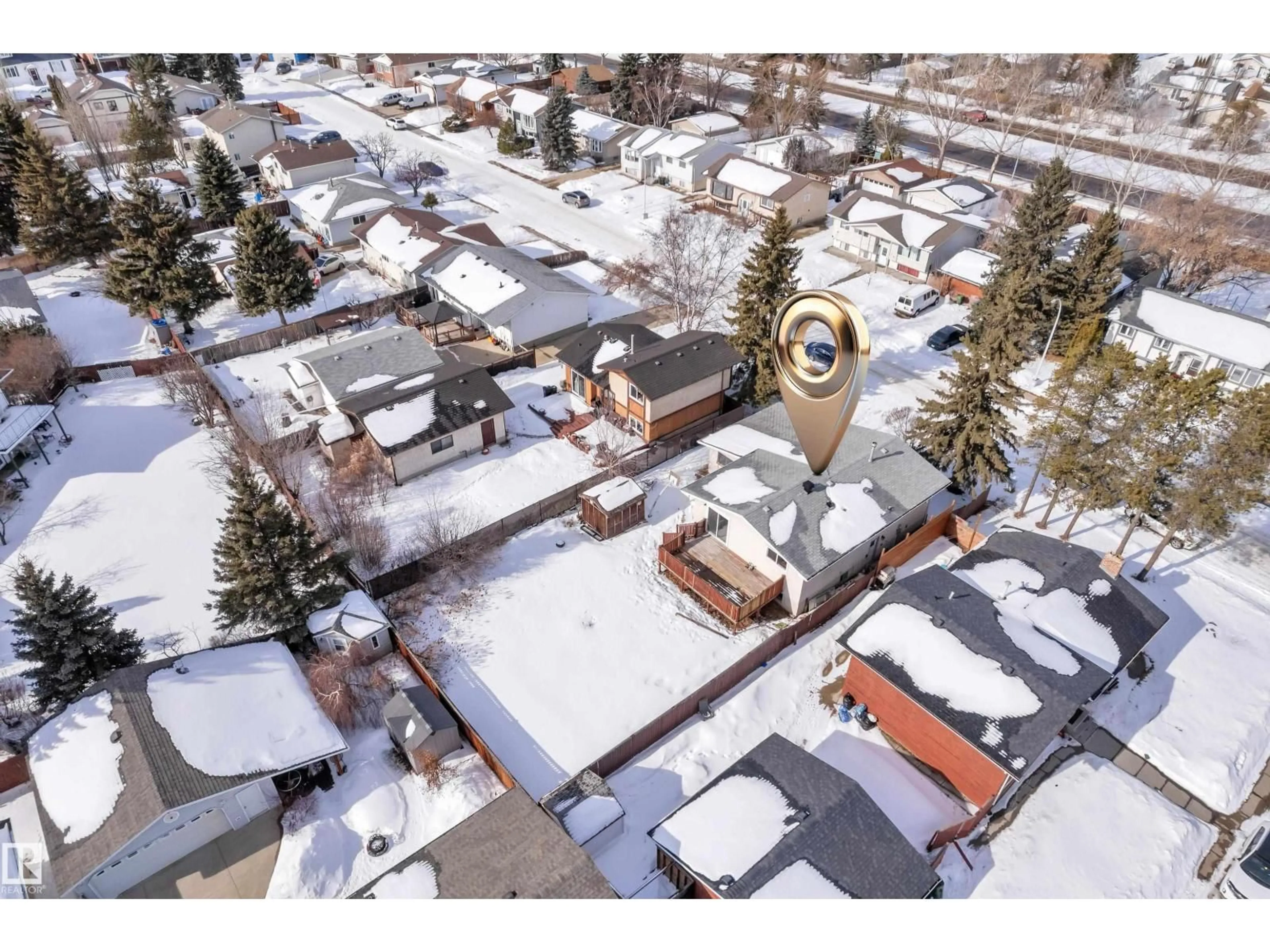 A pic from outside/outdoor area/front of a property/back of a property/a pic from drone, street for 8635 33 AV, Edmonton Alberta T6K2X9