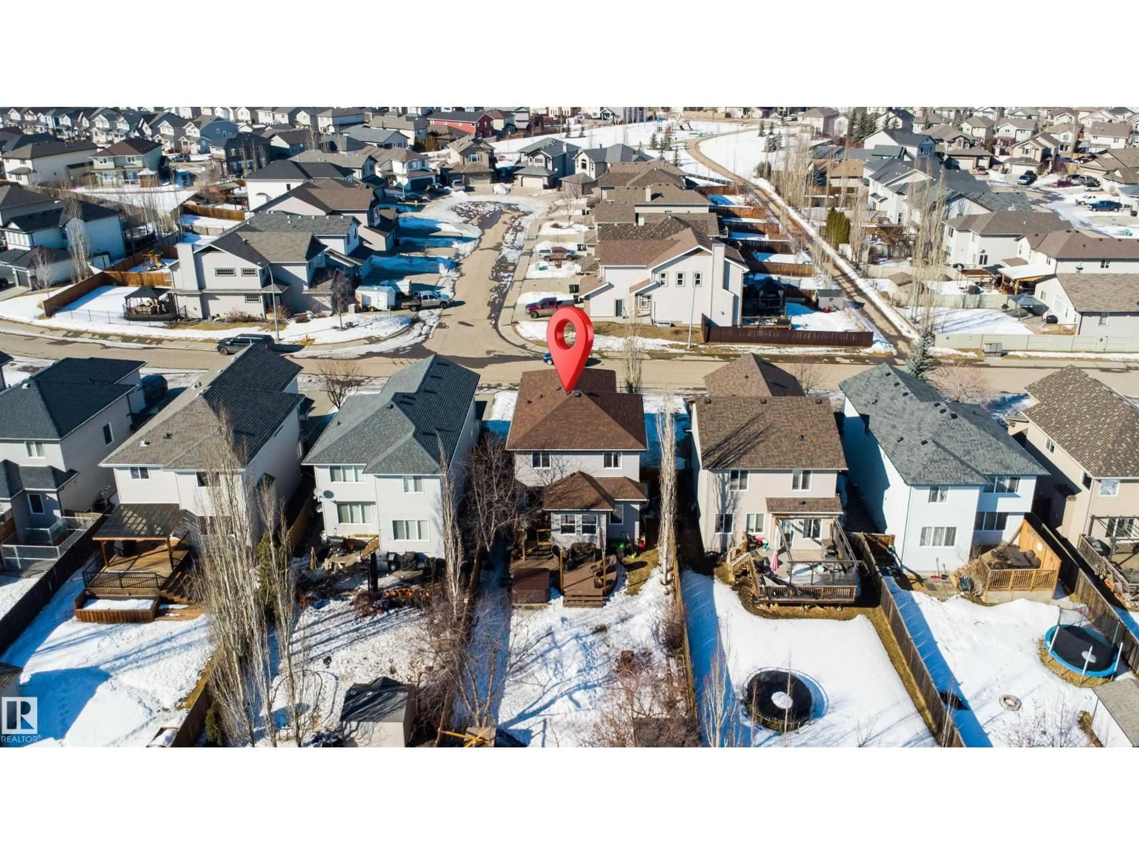 A pic from outside/outdoor area/front of a property/back of a property/a pic from drone, street for 221 HENDERSON LI, Spruce Grove Alberta T7X0C5