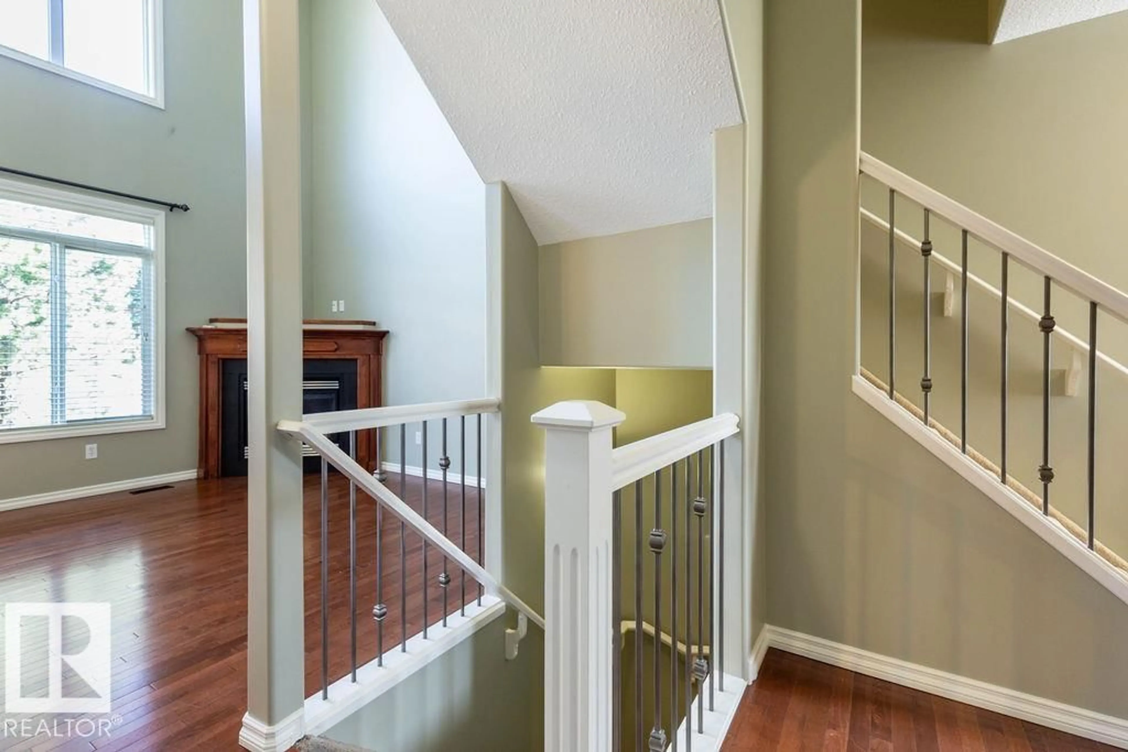 Unknown for 11546 11 AV, Edmonton Alberta T6W1W8