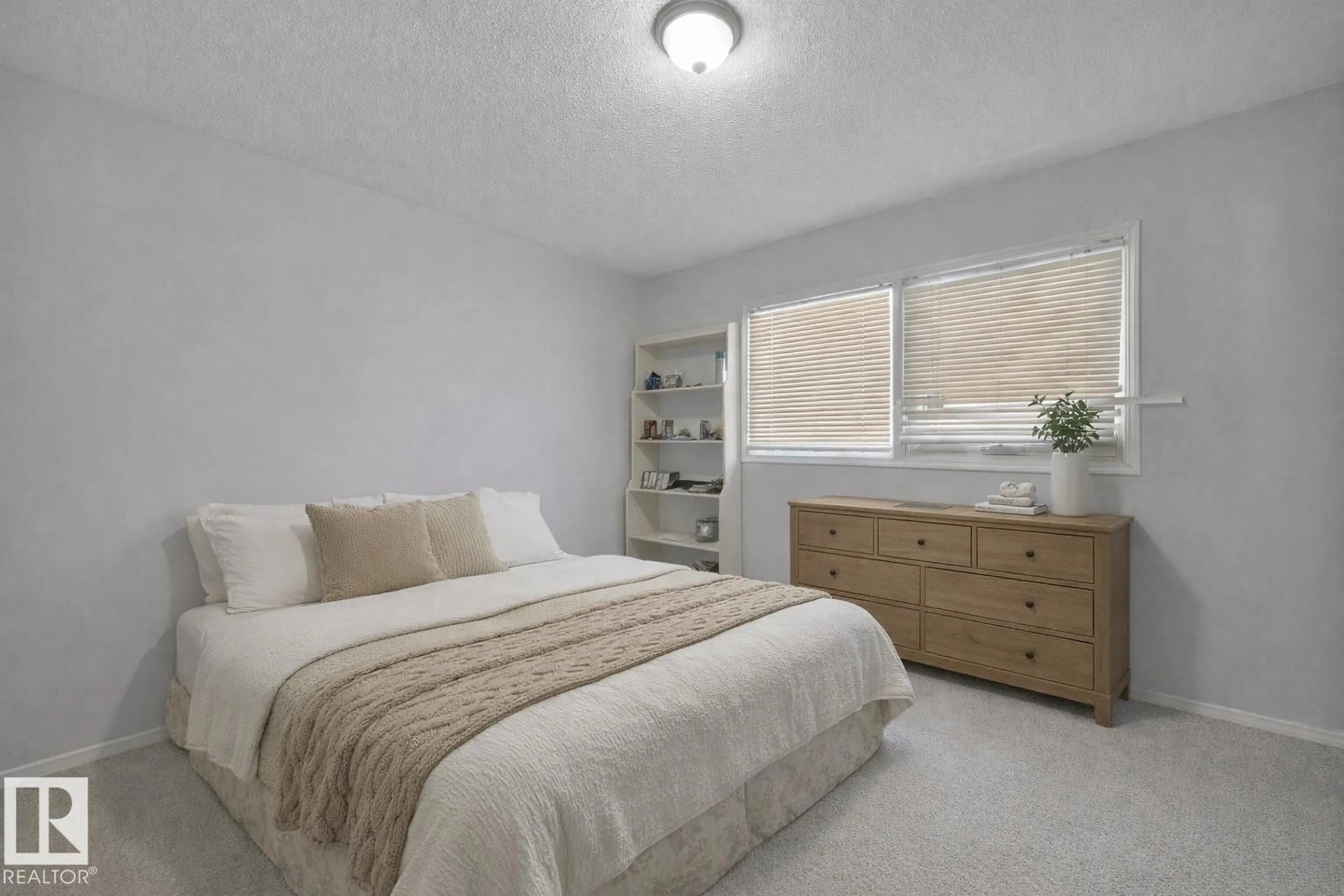 Bedroom with bed, unknown for 9851 67 AV, Edmonton Alberta T6E0P3