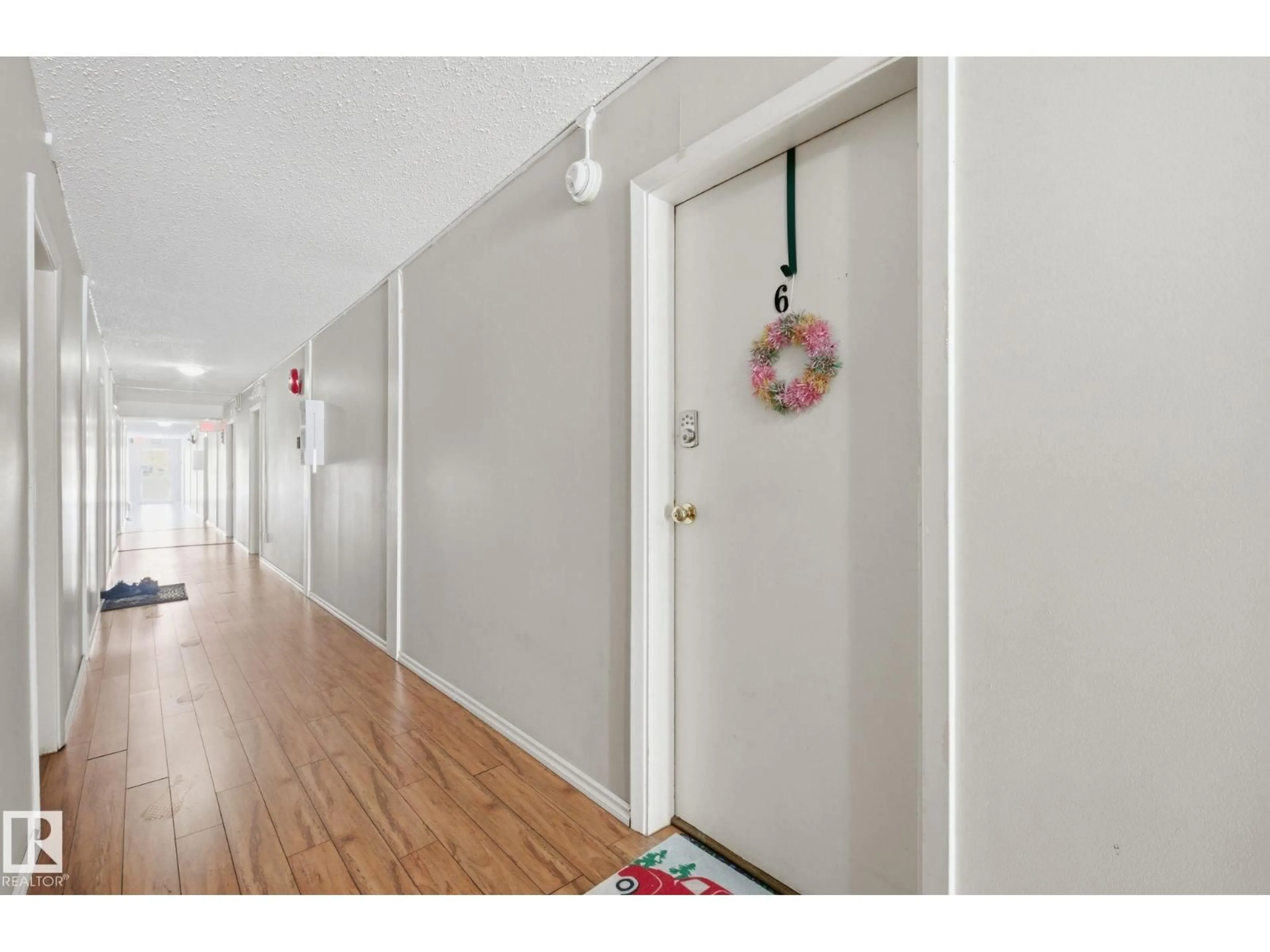 Indoor entryway for D6 - 8717 184 ST NW, Edmonton Alberta T5T1P8