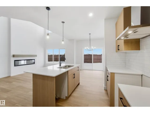 19348 29 AV, Edmonton 2