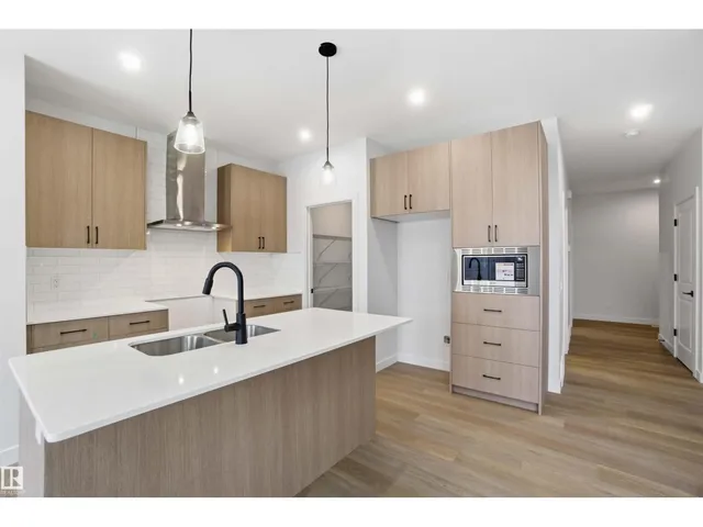 19348 29 AV, Edmonton 4