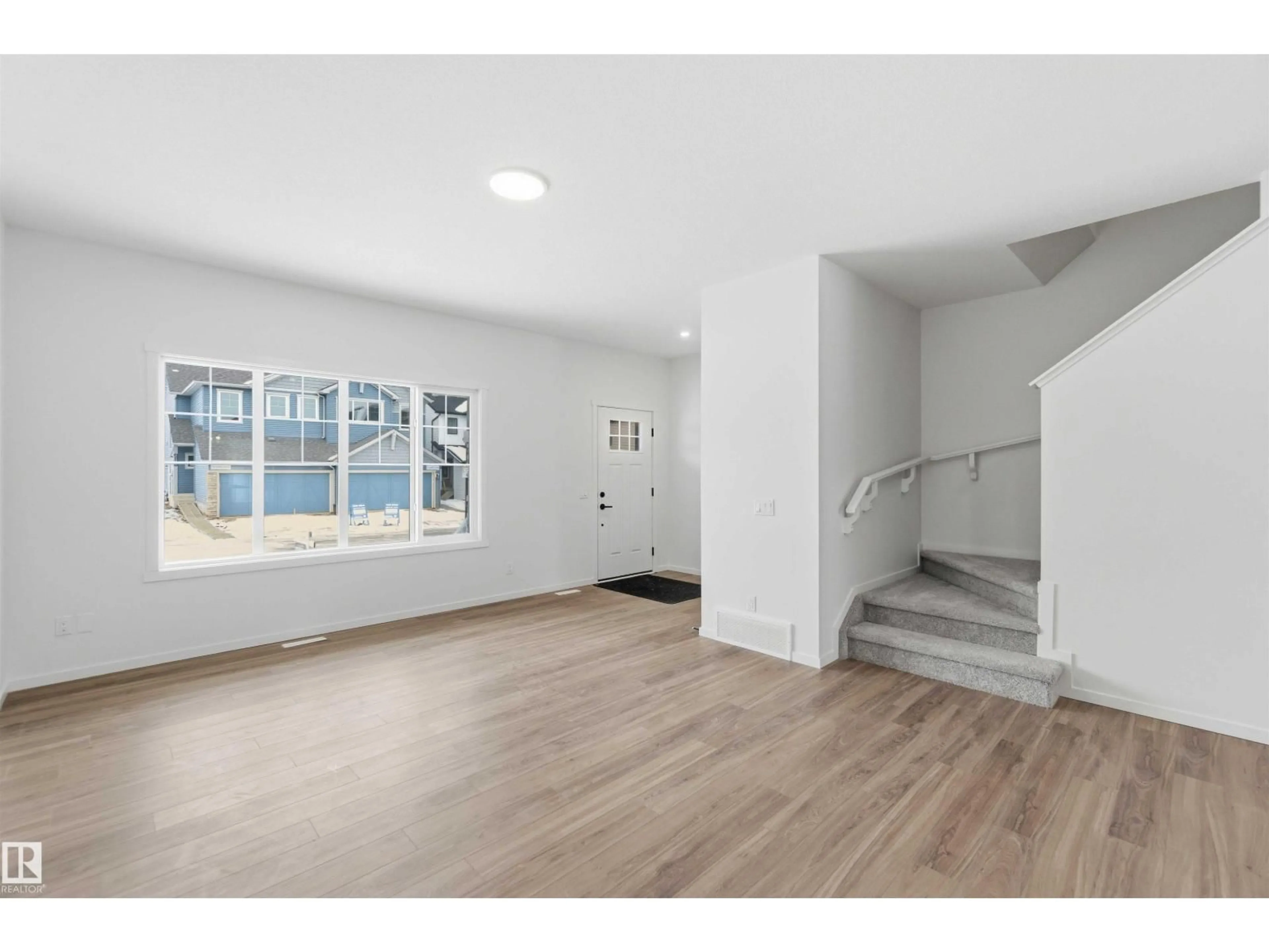 Unknown for 19348 29 AV, Edmonton Alberta T6M3B1