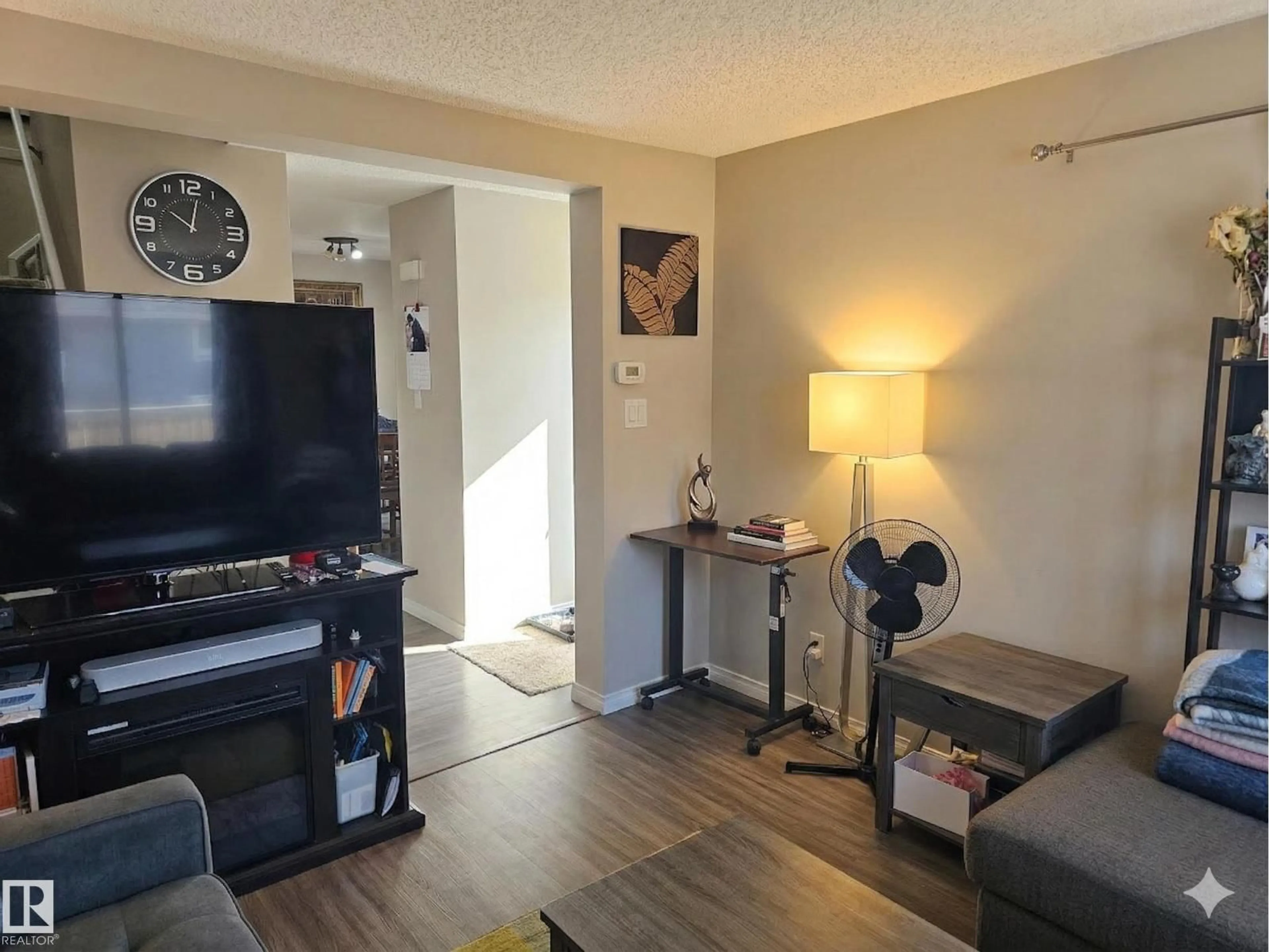 A pic of a room for 223 KASKITAYO COURT, Edmonton Alberta T6J3T3
