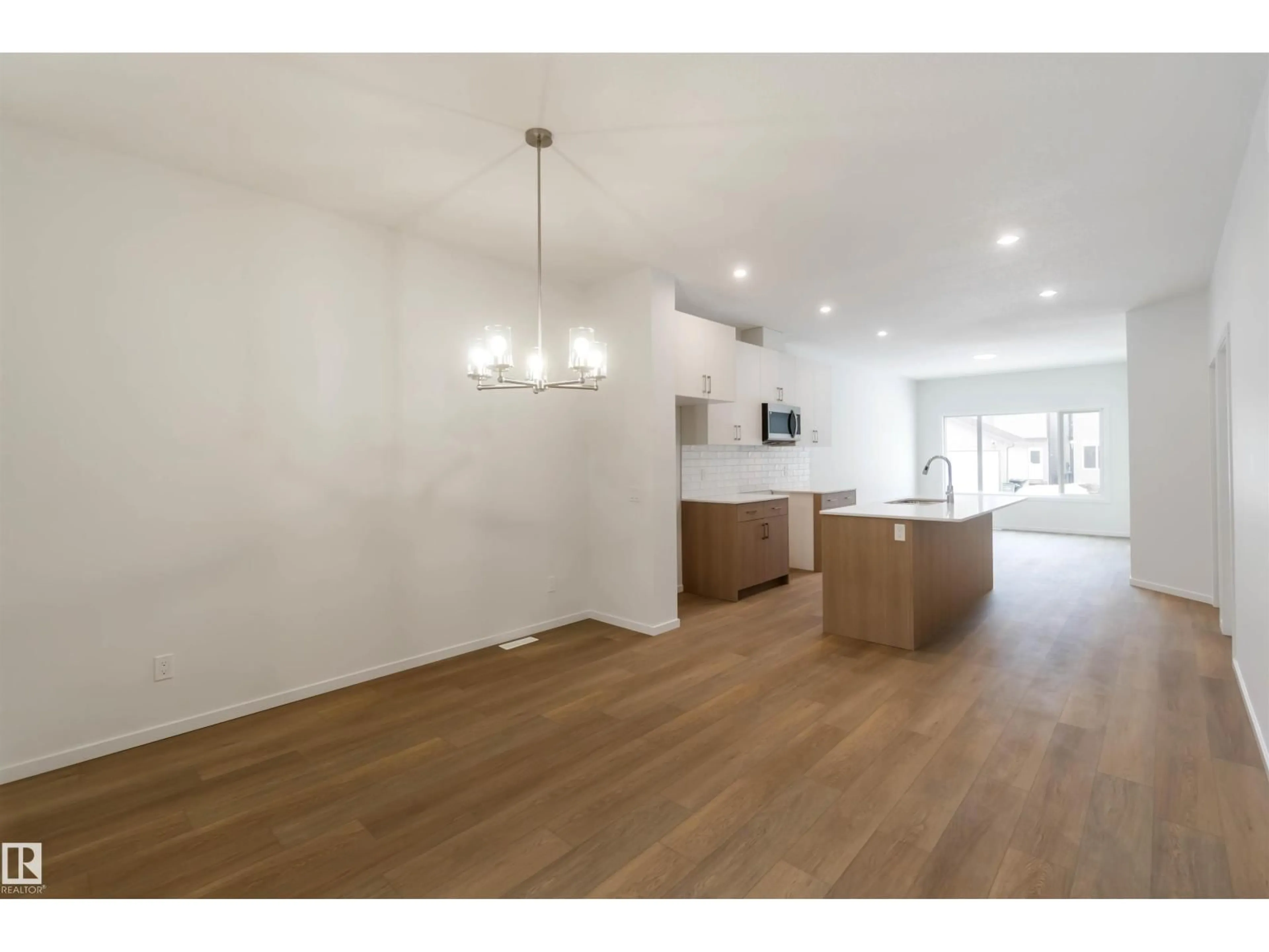 Unknown for 18912 28 AV, Edmonton Alberta T6M3B1