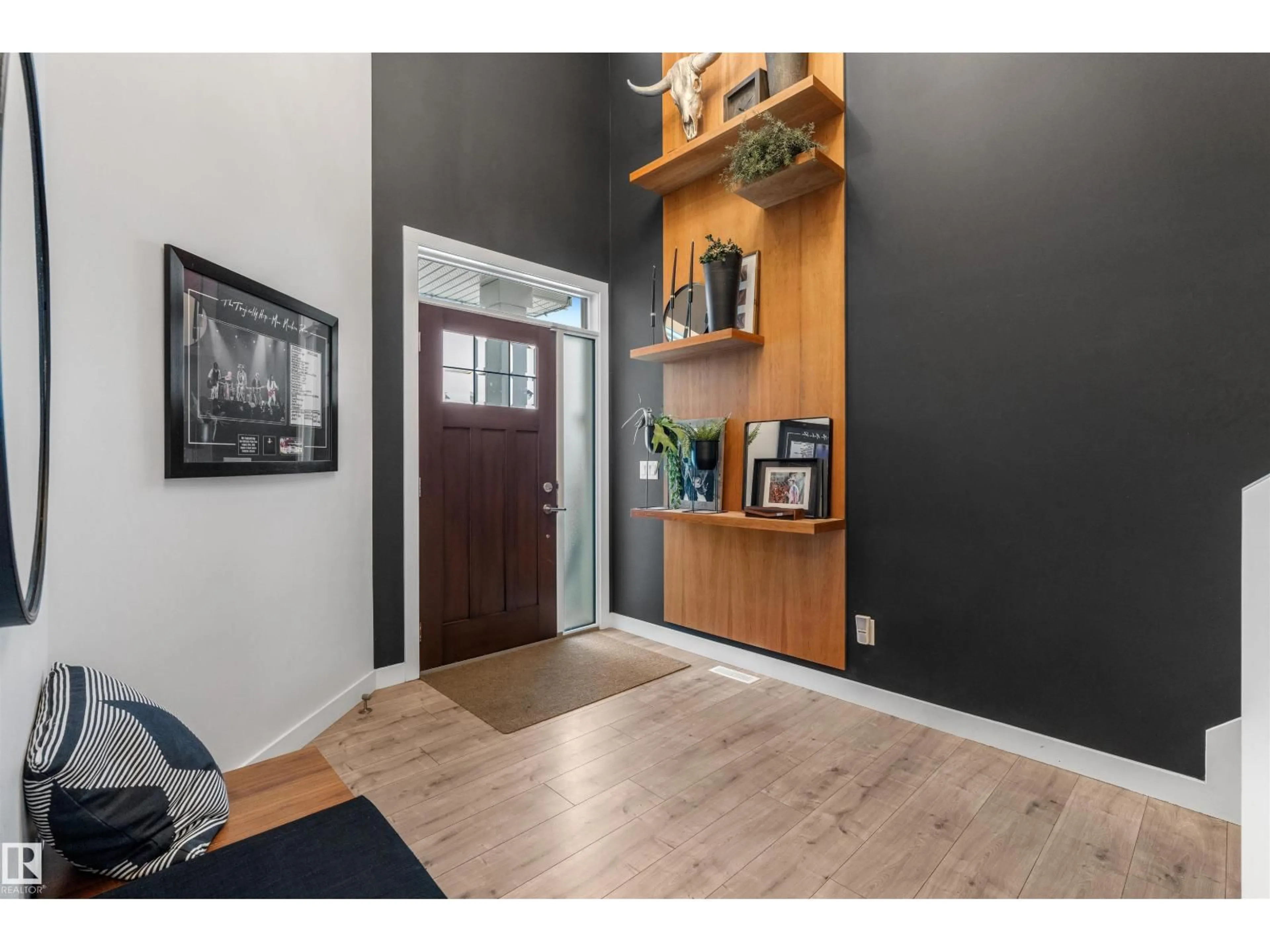 Indoor entryway for 146 JOYAL WY, St. Albert Alberta T8N7V3