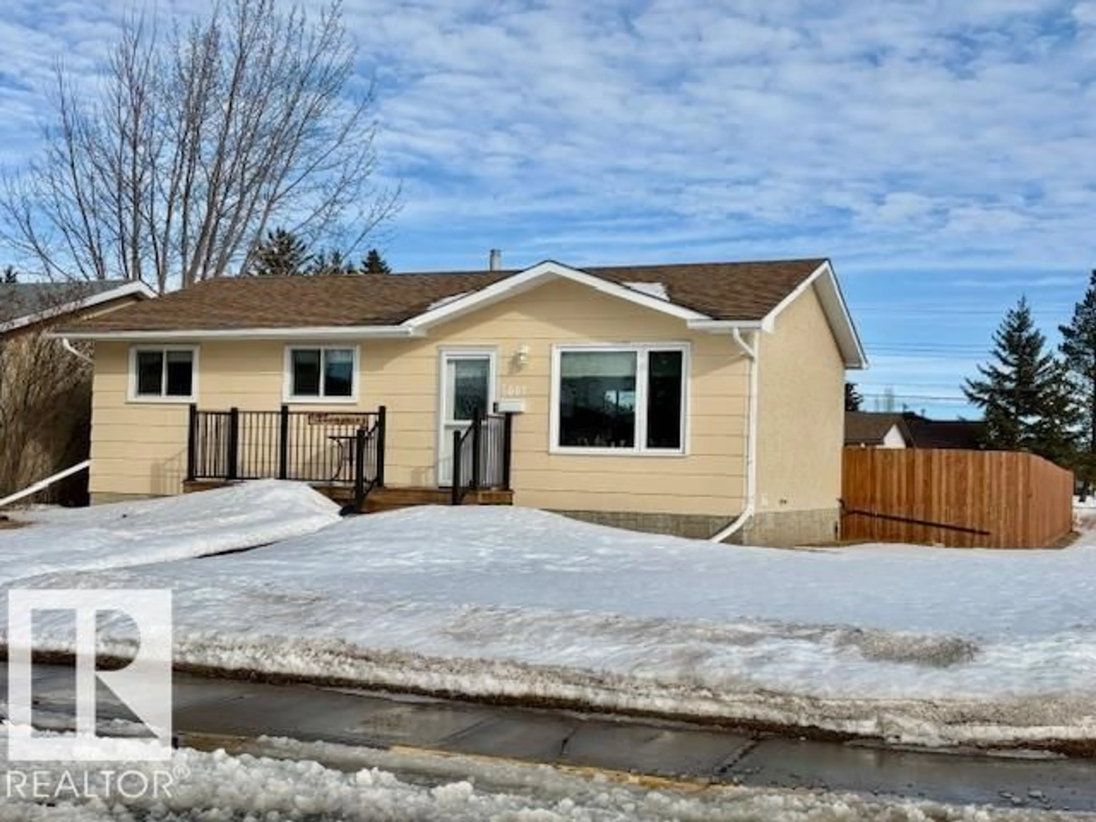 Home with vinyl exterior material, street for 5601 48A ST, Vegreville Alberta T9C1G7