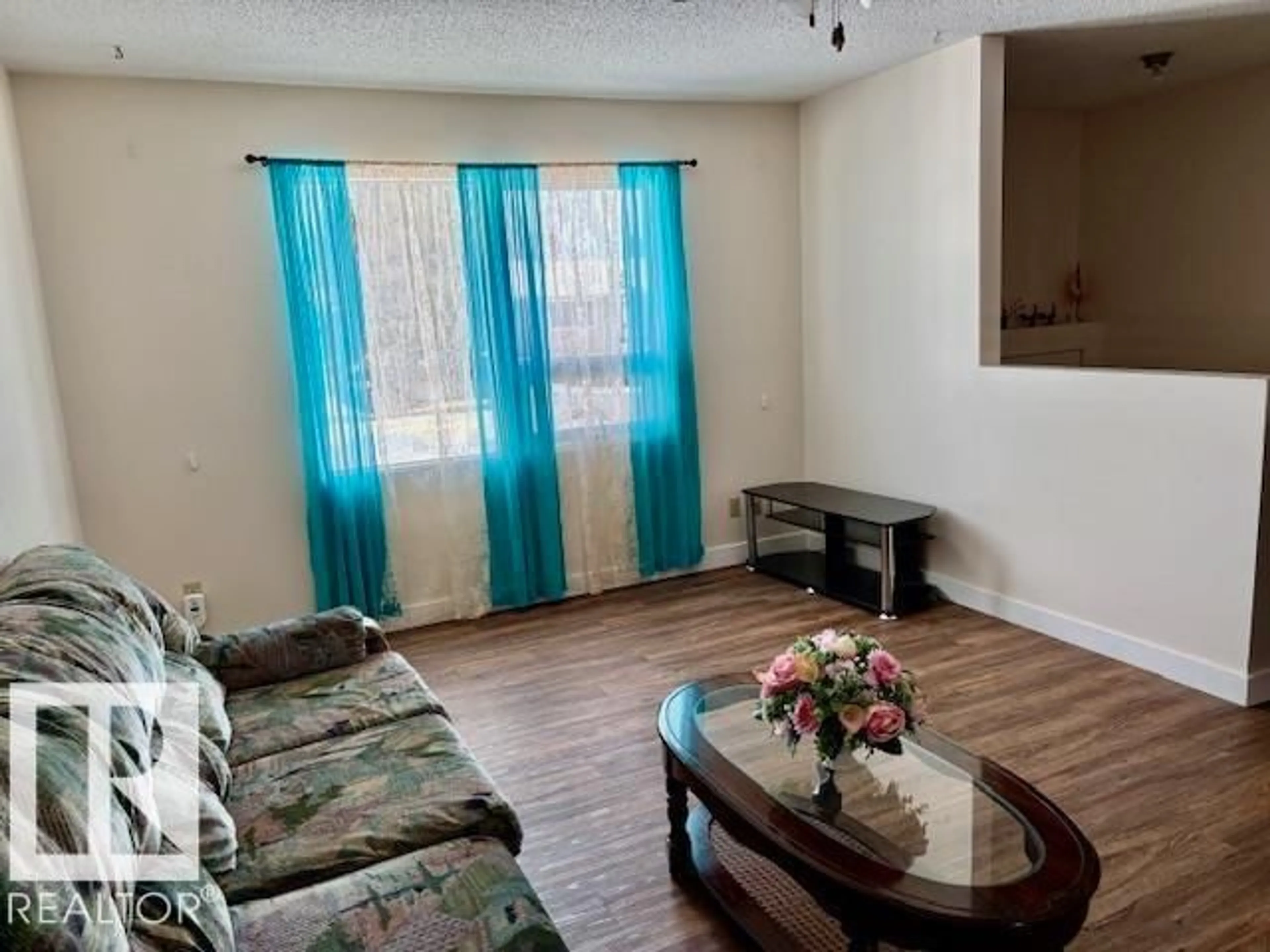 A pic of a room for 5622 49 ST, Vegreville Alberta T9C1G6