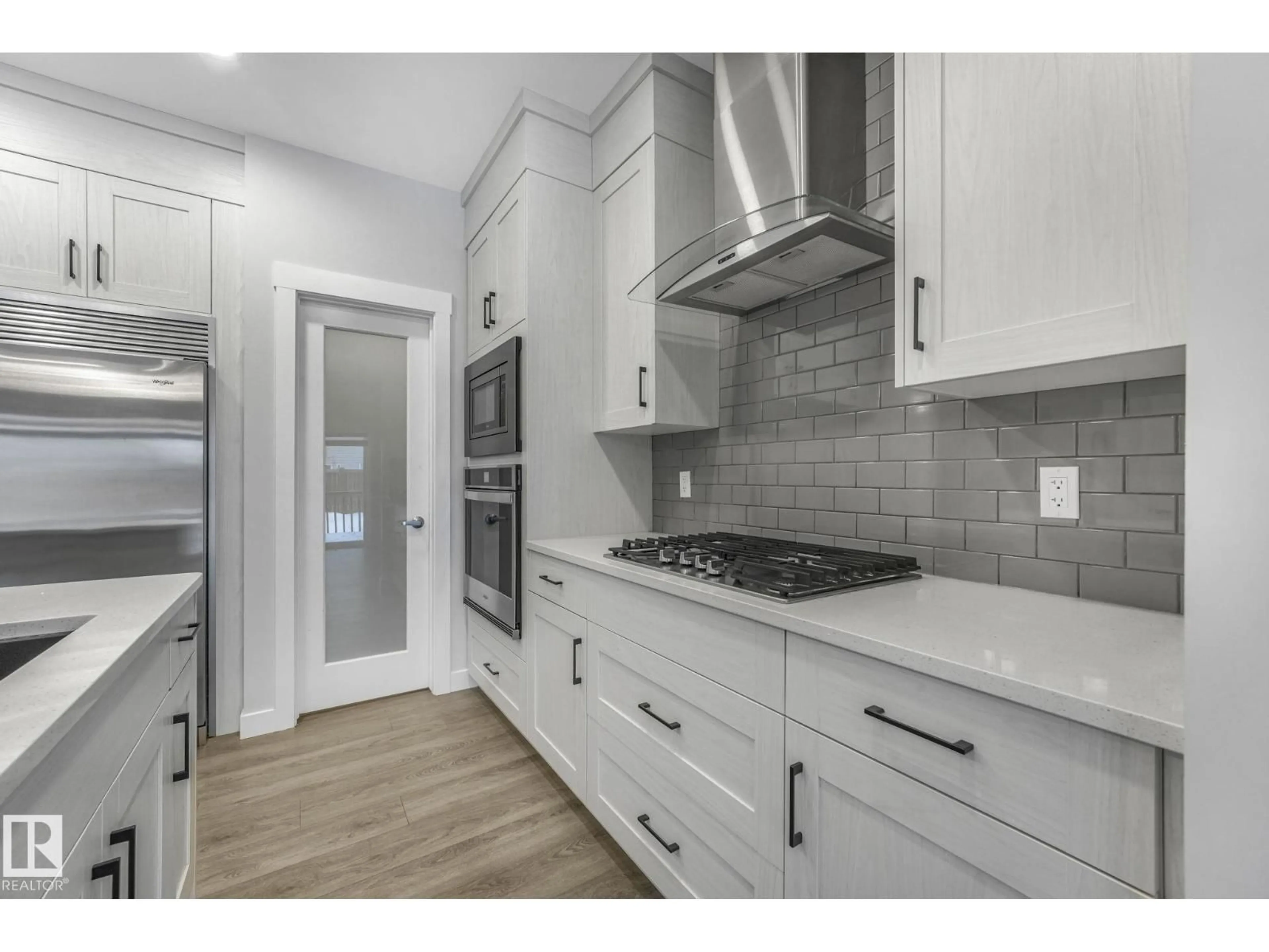 Open concept kitchen, ceramic/tile floor for NW - 9927 226 ST, Edmonton Alberta T5T7V2