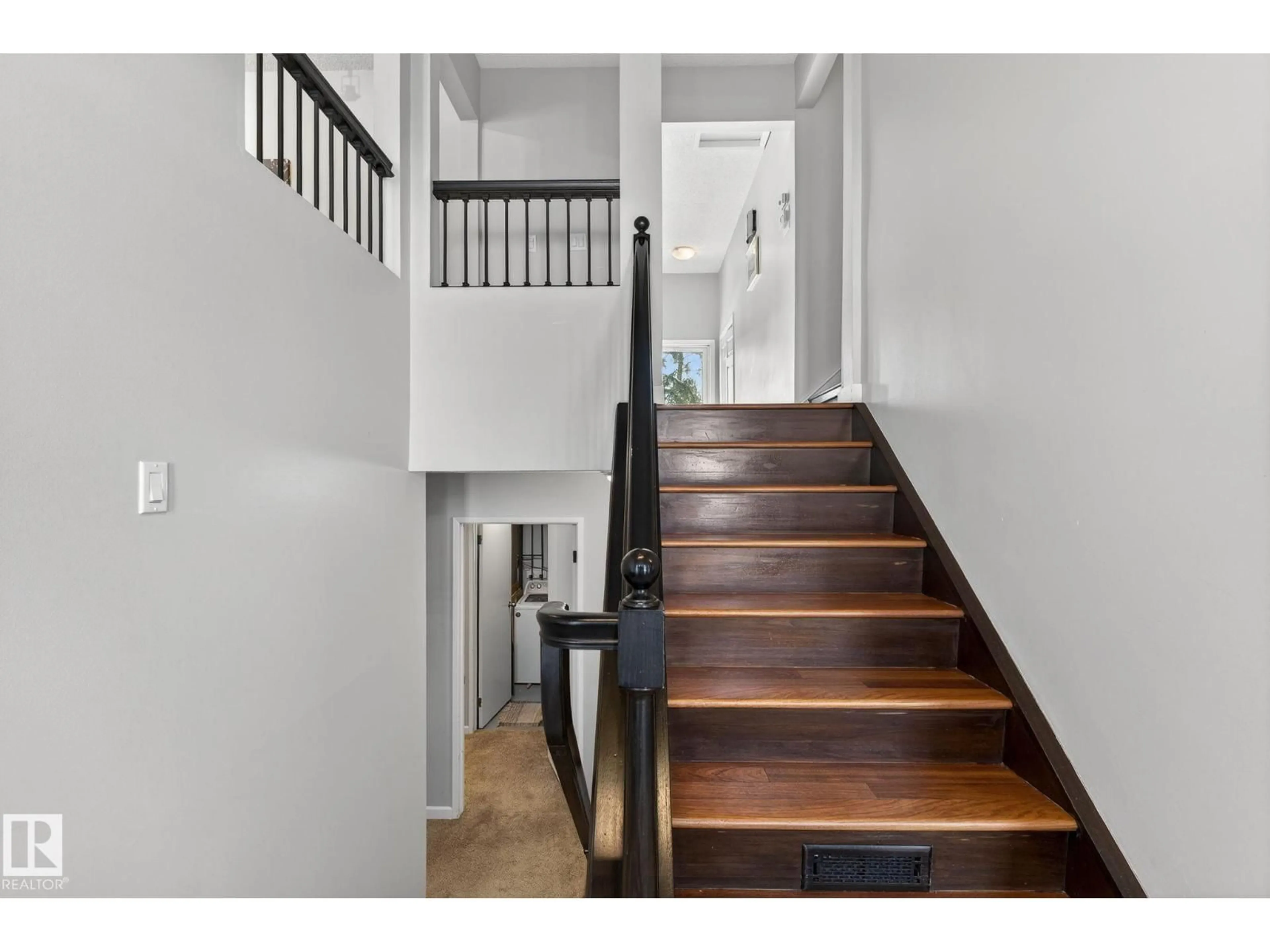 Unknown for NW - 11135 35 AV, Edmonton Alberta T6J3N1