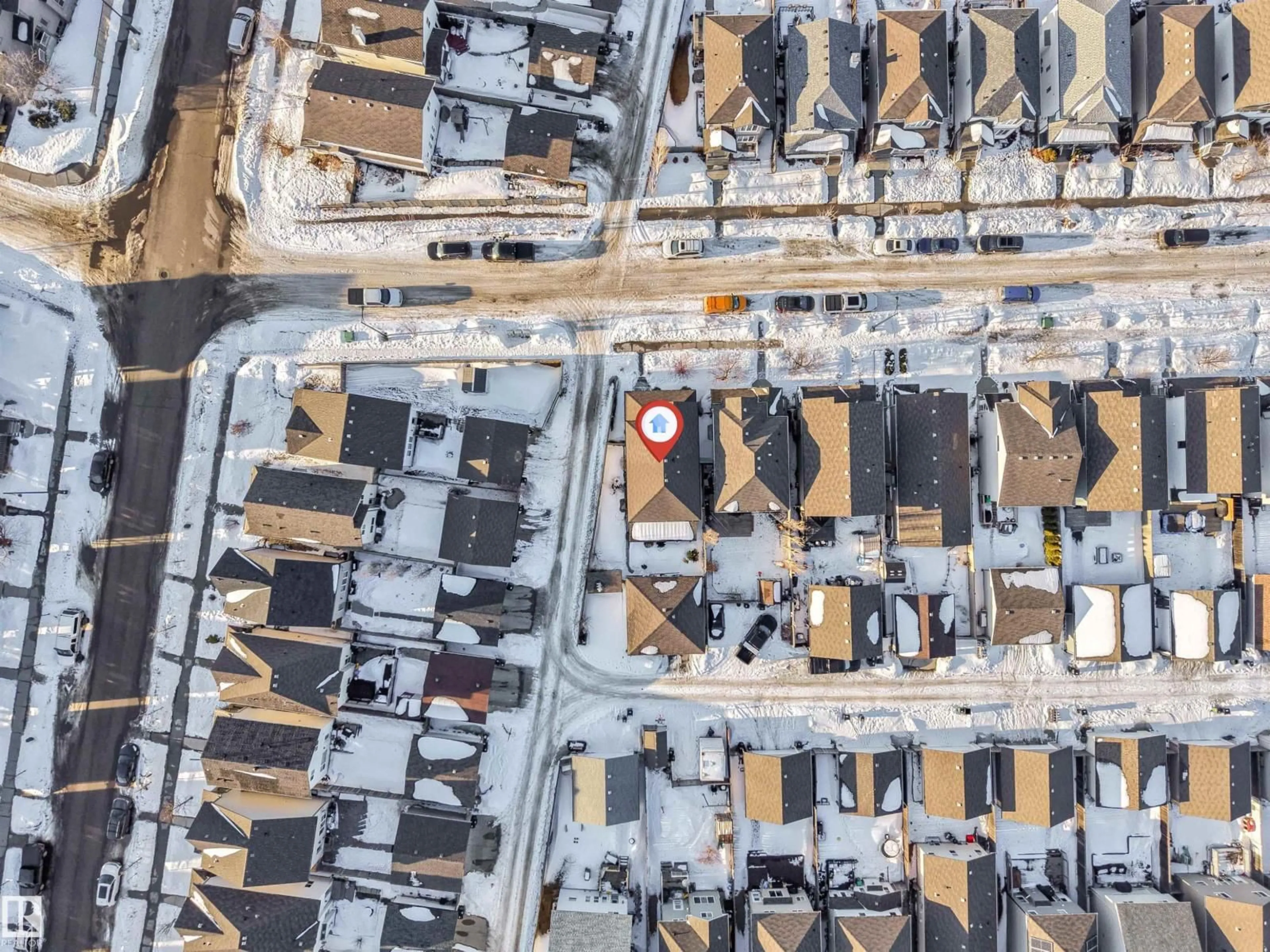 A pic from outside/outdoor area/front of a property/back of a property/a pic from drone, street for 1157 37 AV, Edmonton Alberta T6T0E8