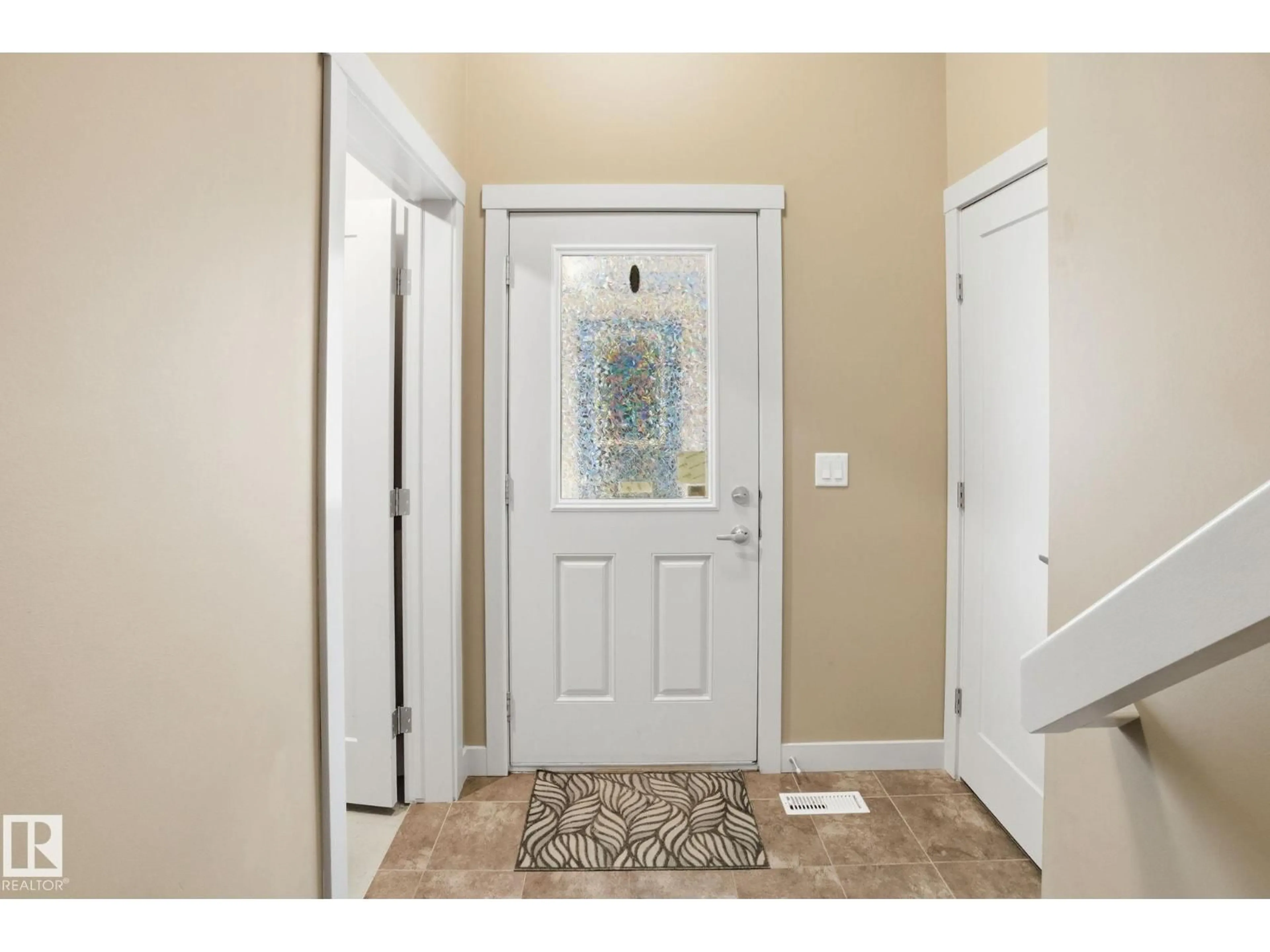 Indoor entryway for 2614 BLUE JAY CL, Edmonton Alberta T5S0J7