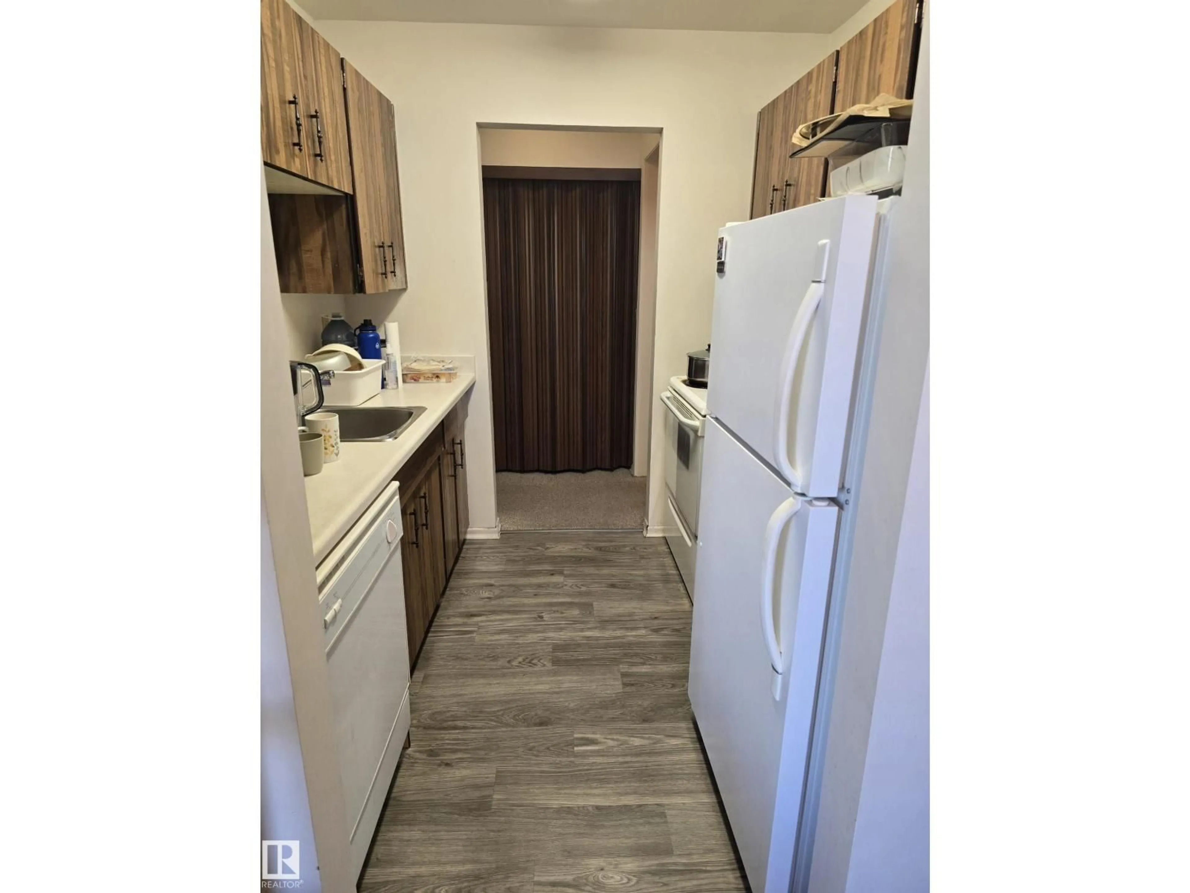 Standard kitchen, wood/laminate floor for #102 - 18204 93 AV, Edmonton Alberta T5T2V2