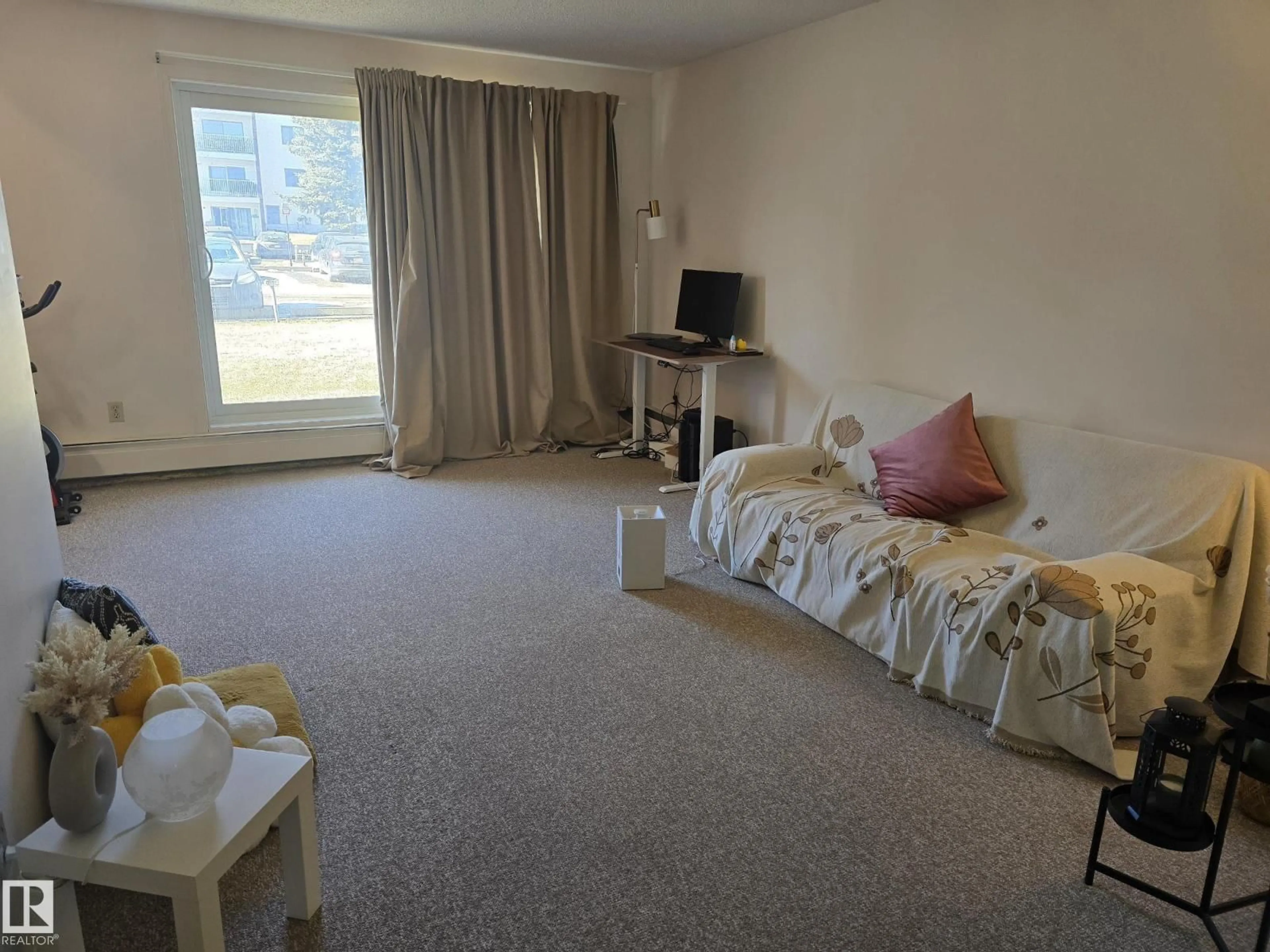 A pic of a room for #102 - 18204 93 AV, Edmonton Alberta T5T2V2