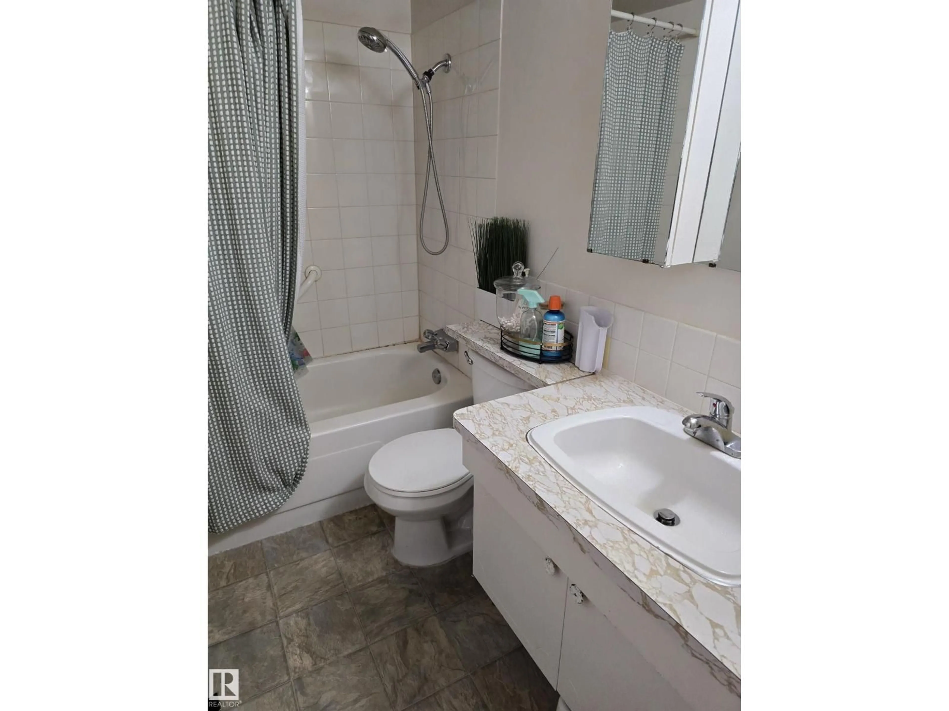 Standard bathroom, ceramic/tile floor for 10160 - 907 116 ST, Edmonton Alberta T5K1V9