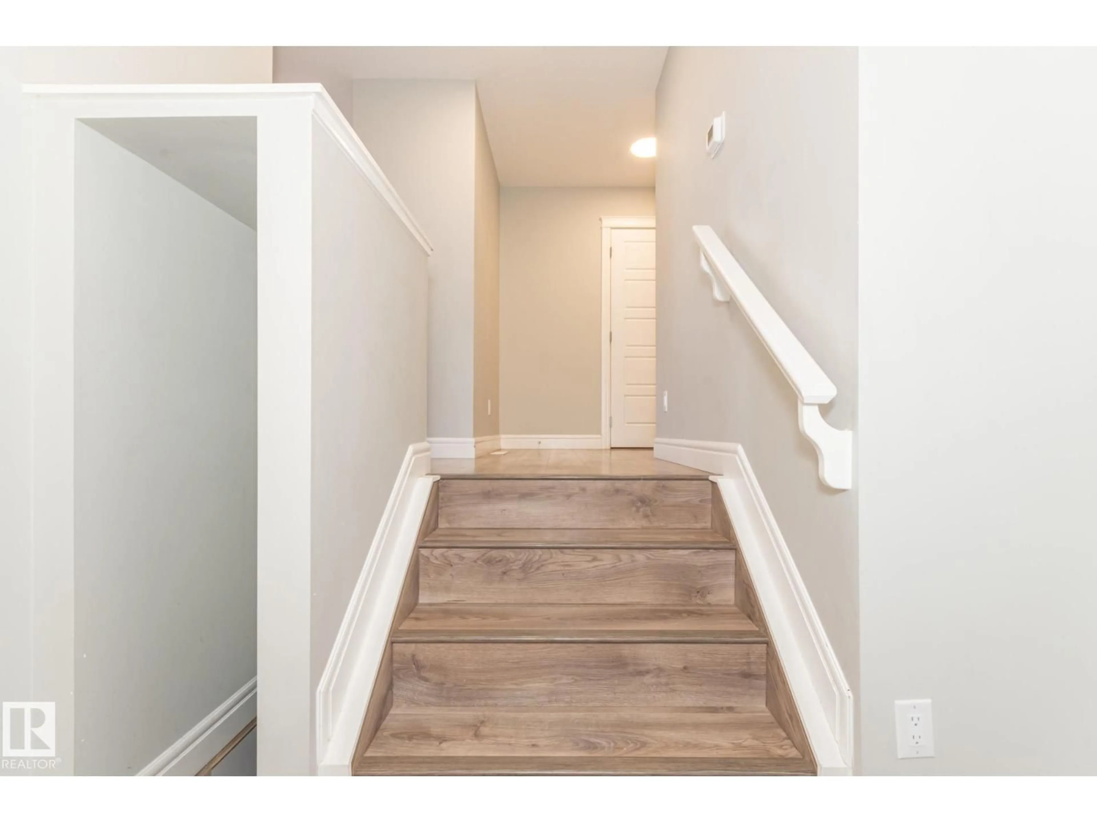 Unknown for 7635 KORULUK PL, Edmonton Alberta T6W4R7