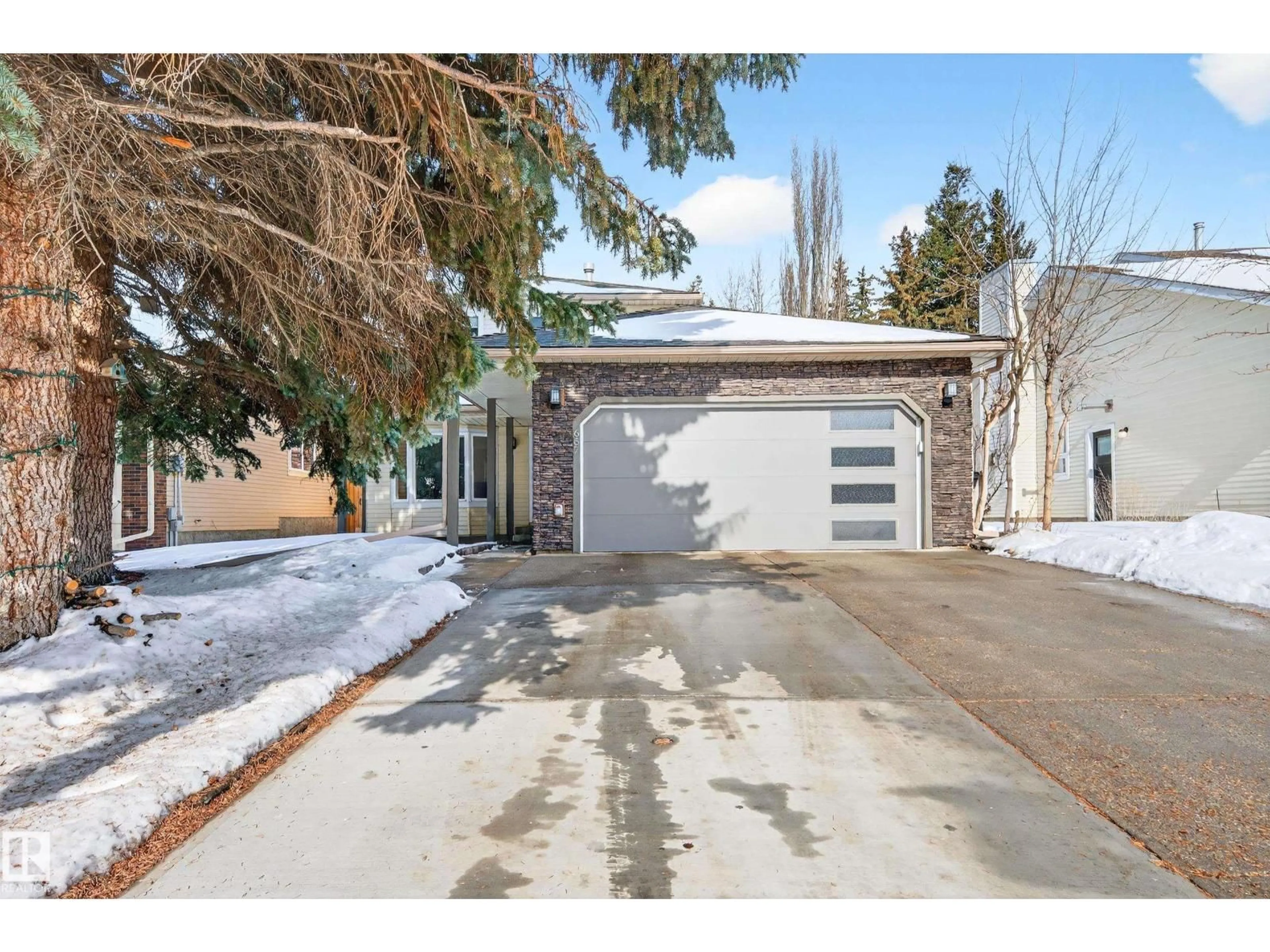 Unknown for 657 VILLAGE DR, Sherwood Park Alberta T8A4K7