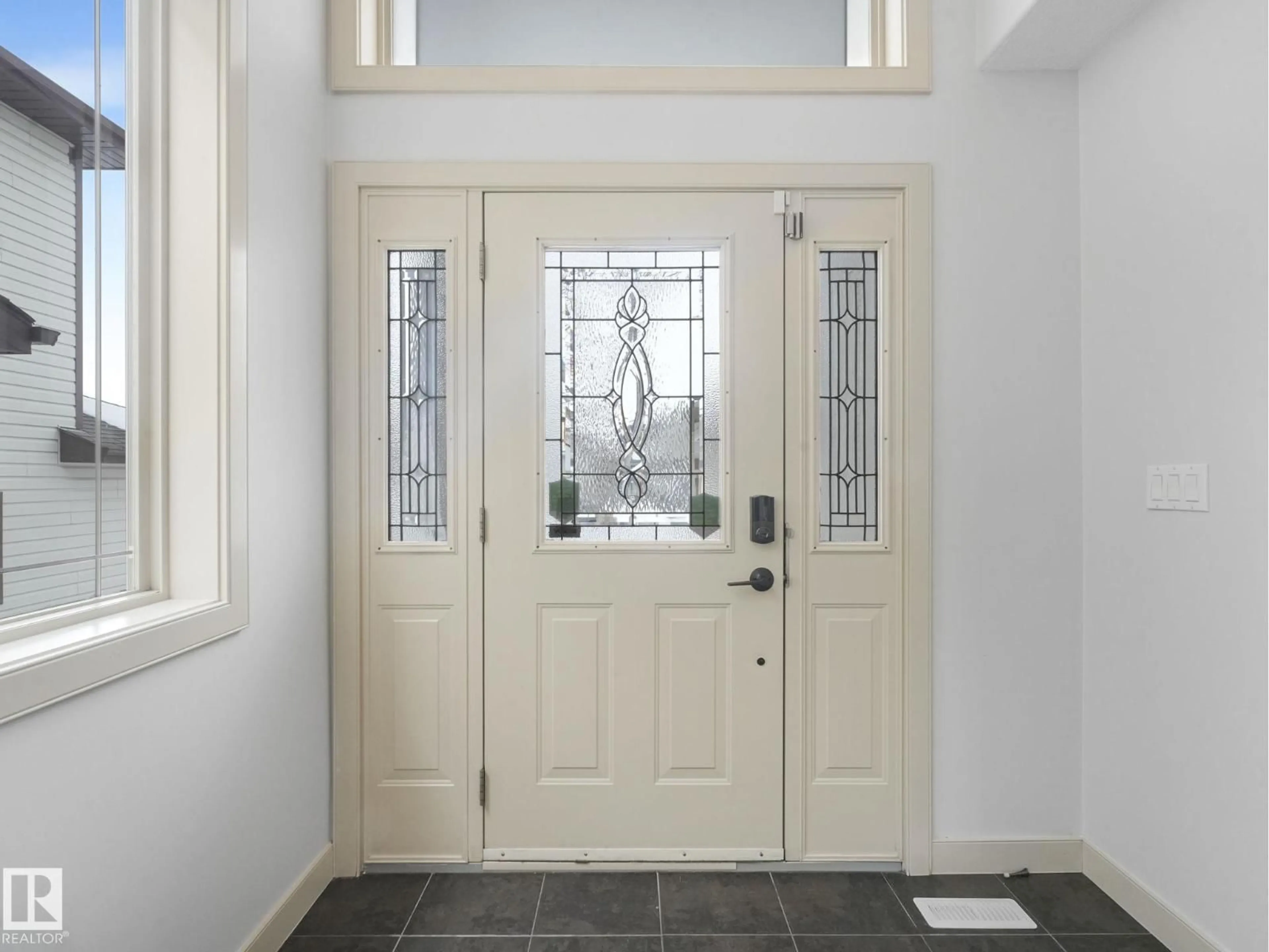 Indoor entryway for 18108 105A ST NW, Edmonton Alberta T5X6J2