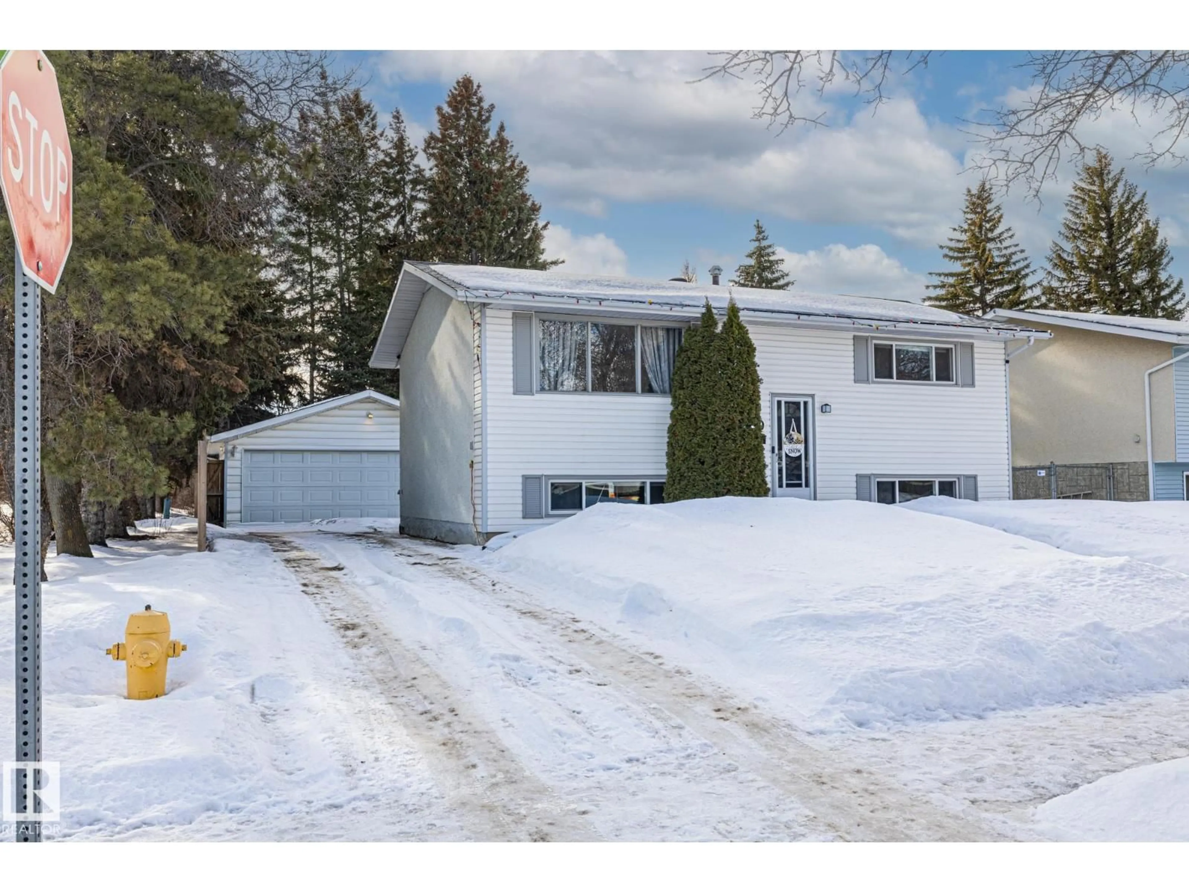 Unknown for 100 LAMBERT CR, St. Albert Alberta T8N1M4