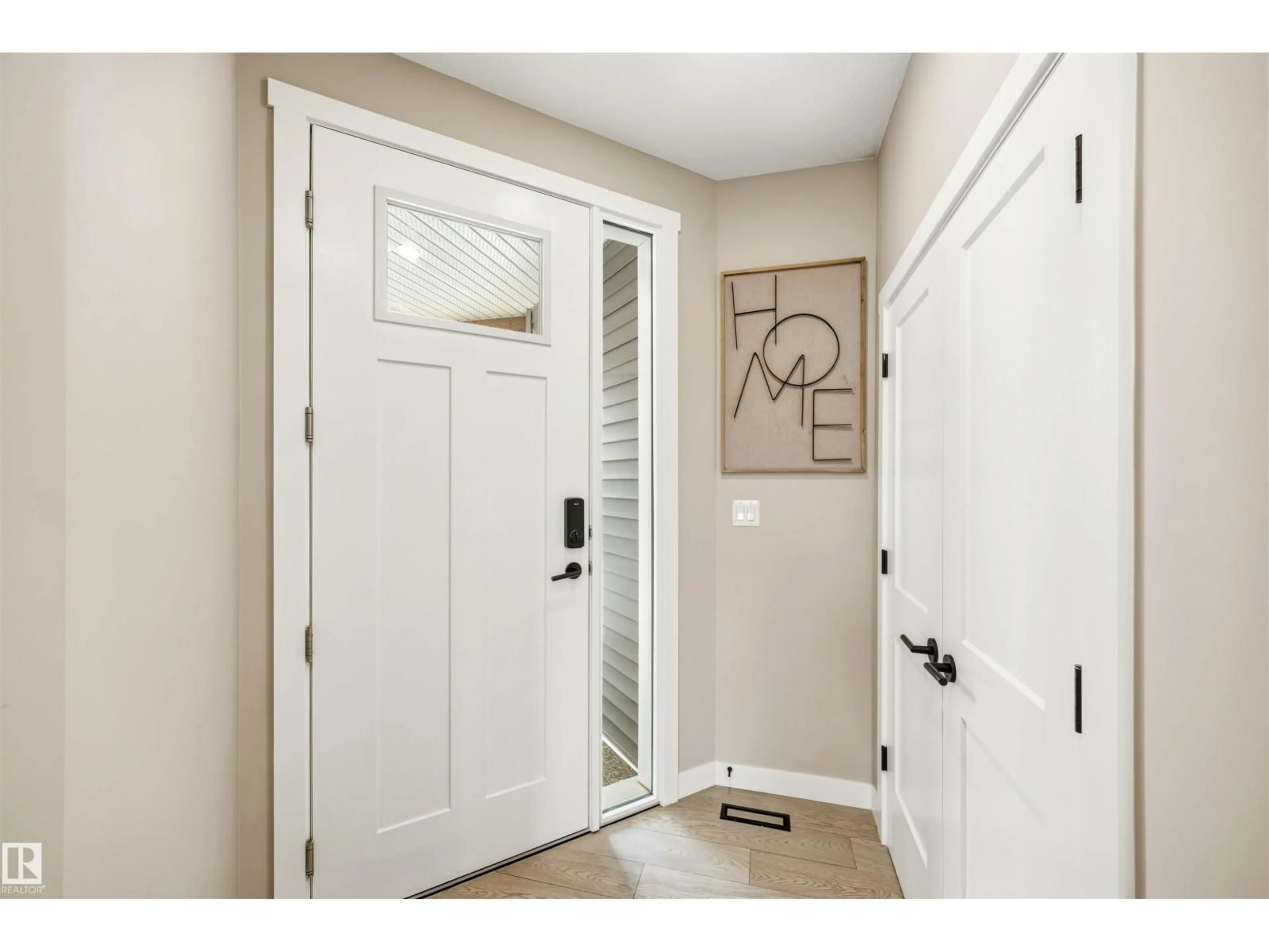 Indoor entryway for 3 ELWYCK GA, Spruce Grove Alberta T7X0Z2