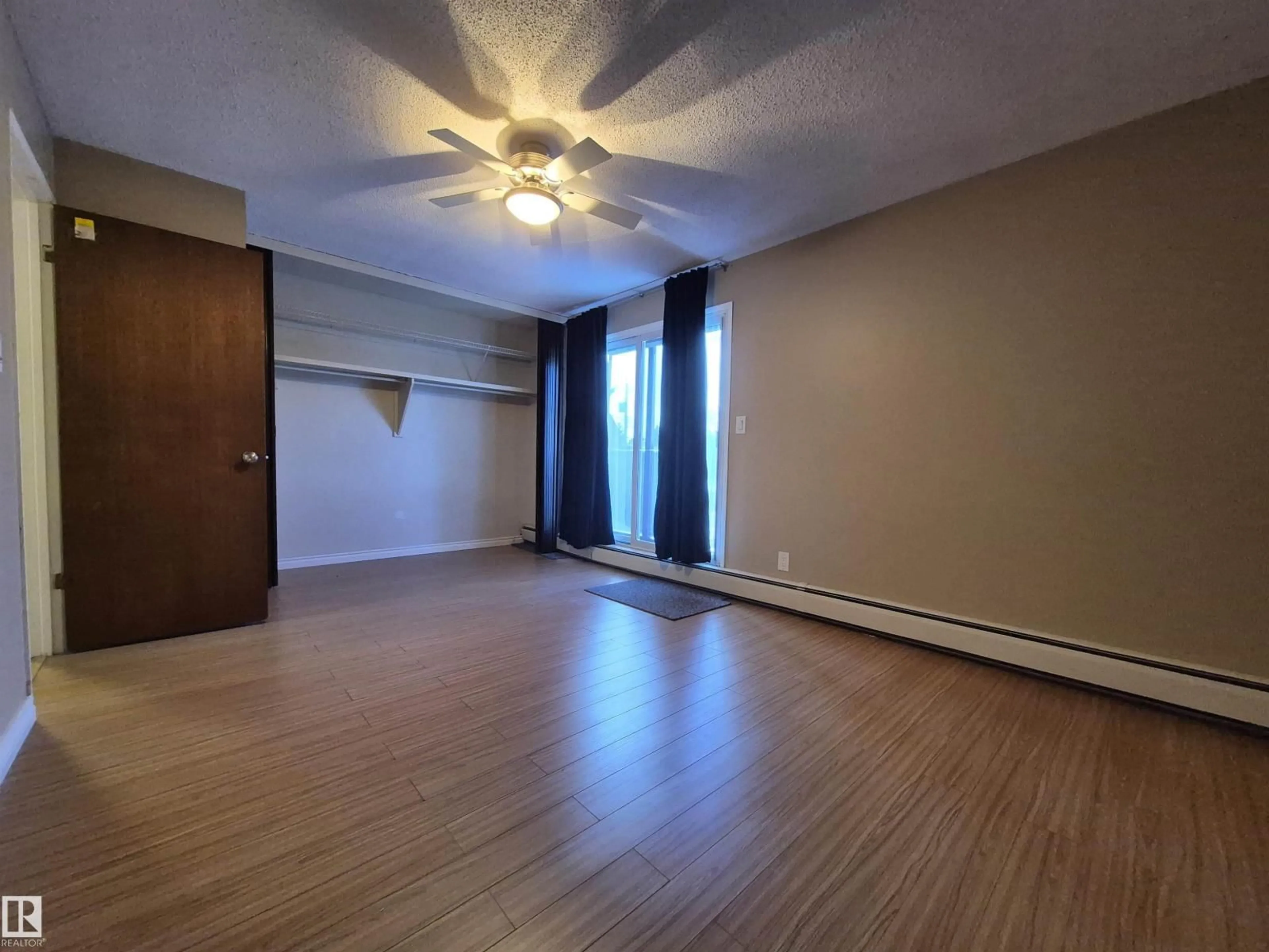 A pic of a room for 6 - 9140 149 ST, Edmonton Alberta T5R1C2