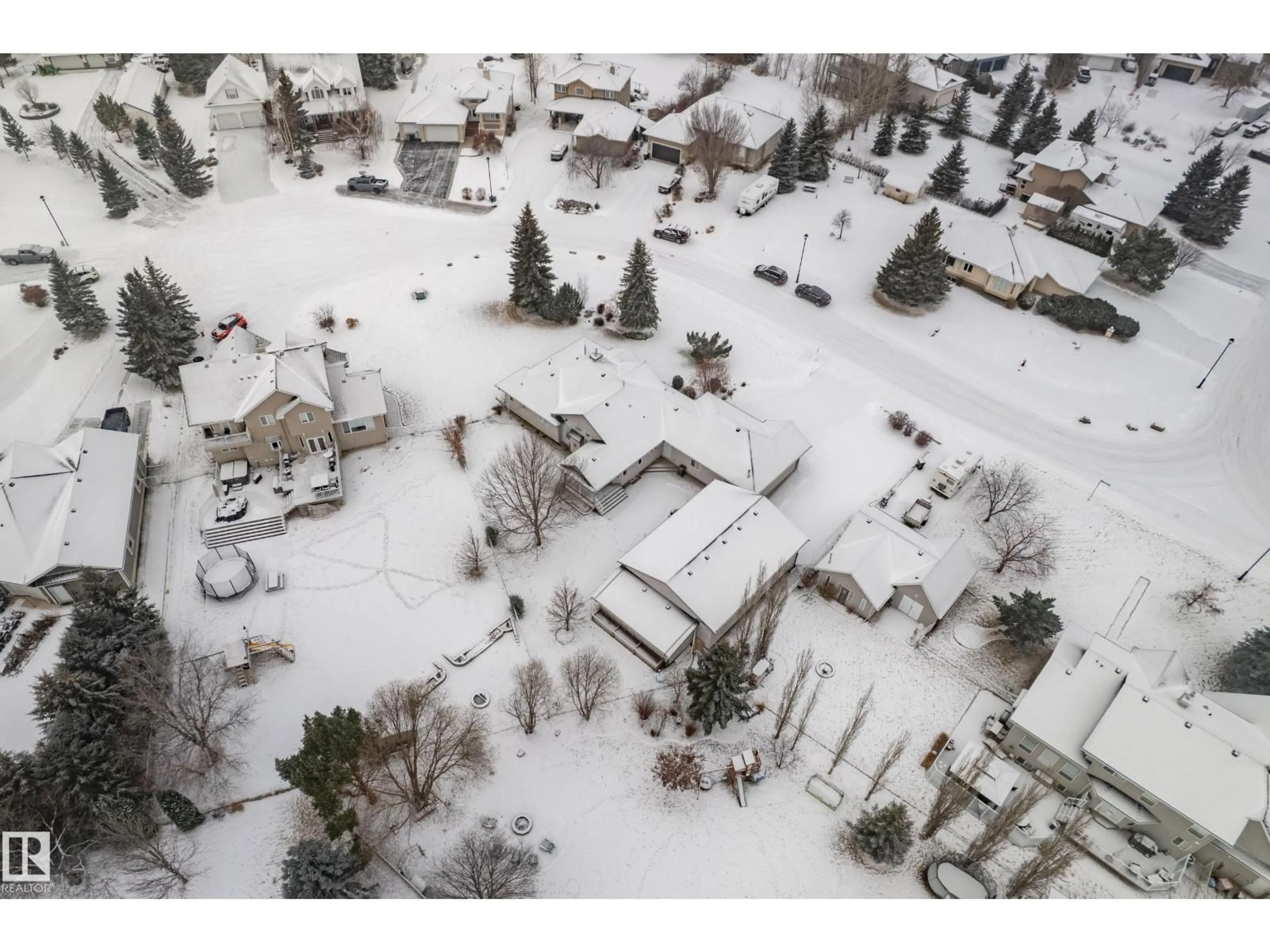 A pic from outside/outdoor area/front of a property/back of a property/a pic from drone, street for 19 COUNTRY LN, Stony Plain Alberta T7Z2L1