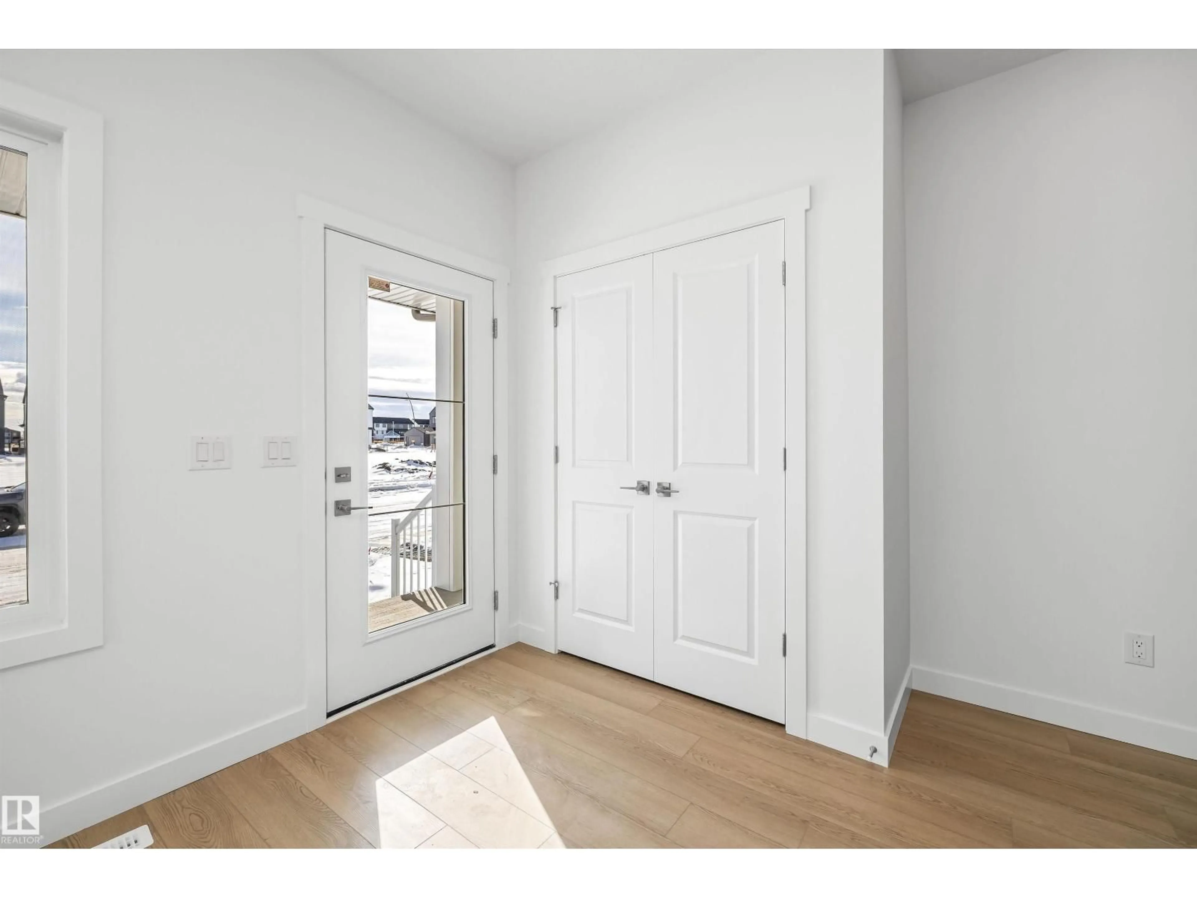 Indoor entryway for NE - 604 176 AV, Edmonton Alberta T5Y4J9