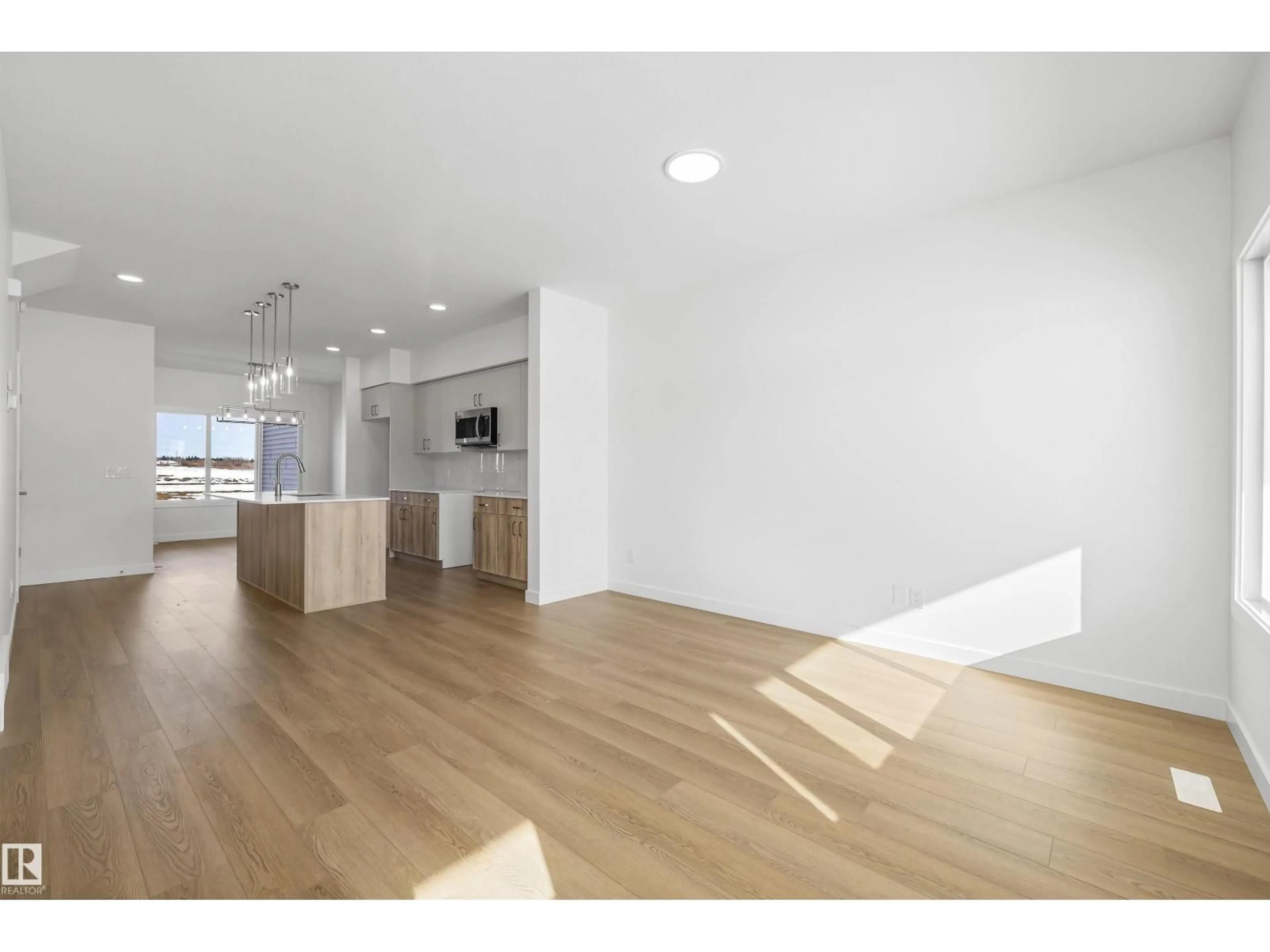 Unknown for NE - 604 176 AV, Edmonton Alberta T5Y4J9