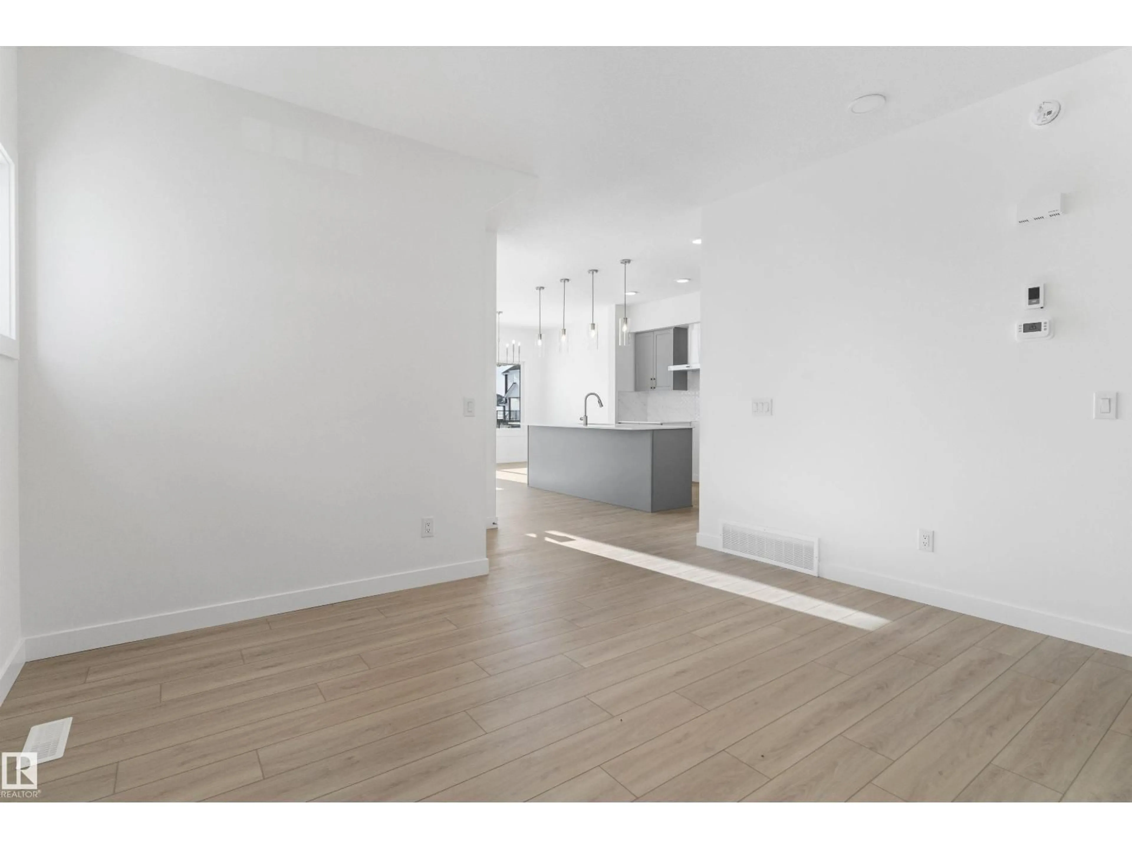 A pic of a room for 943 18 AV, Edmonton Alberta T6T0M2