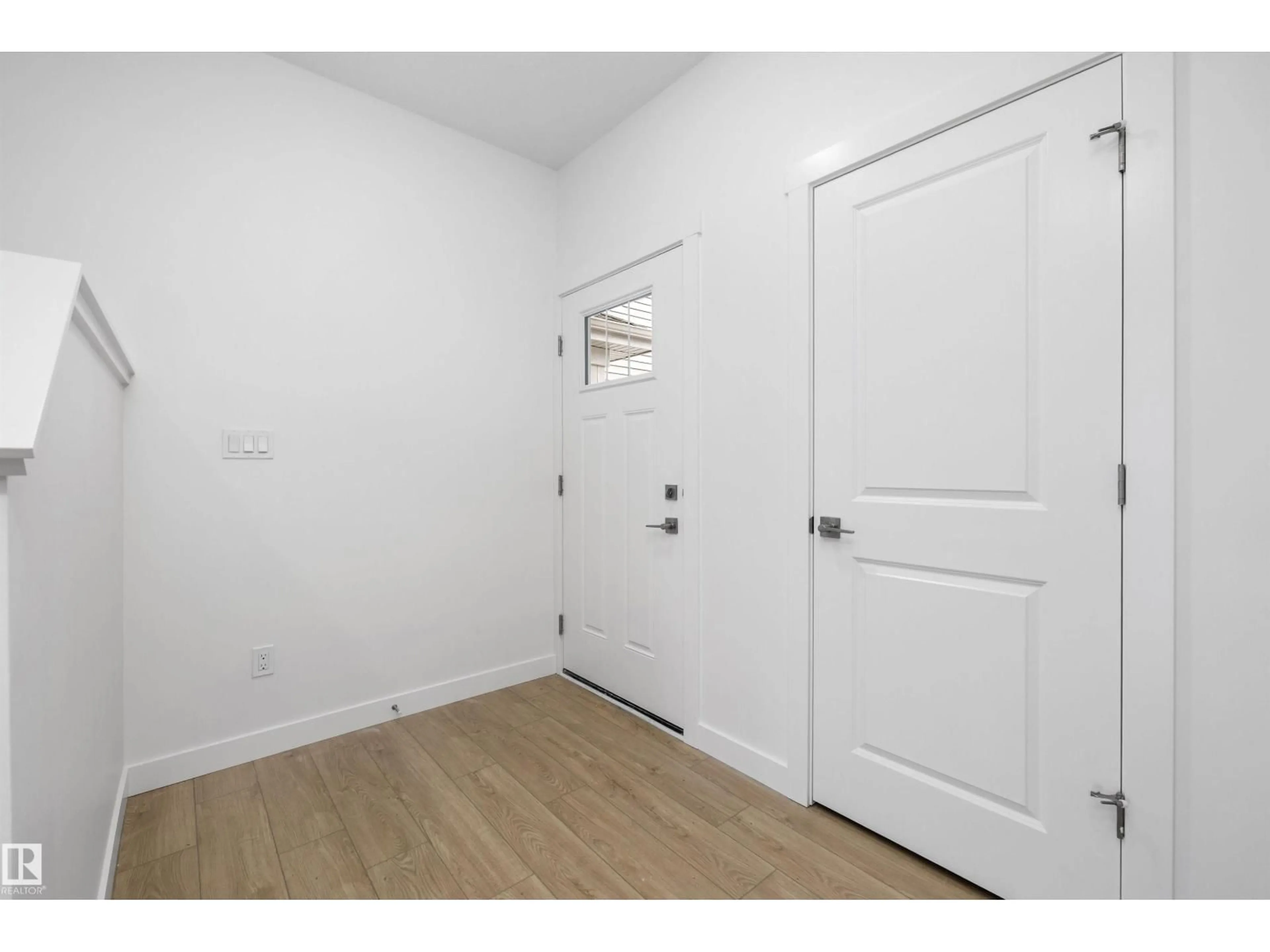 Indoor entryway for NW - 8732 183 AV, Edmonton Alberta T5Z0S8