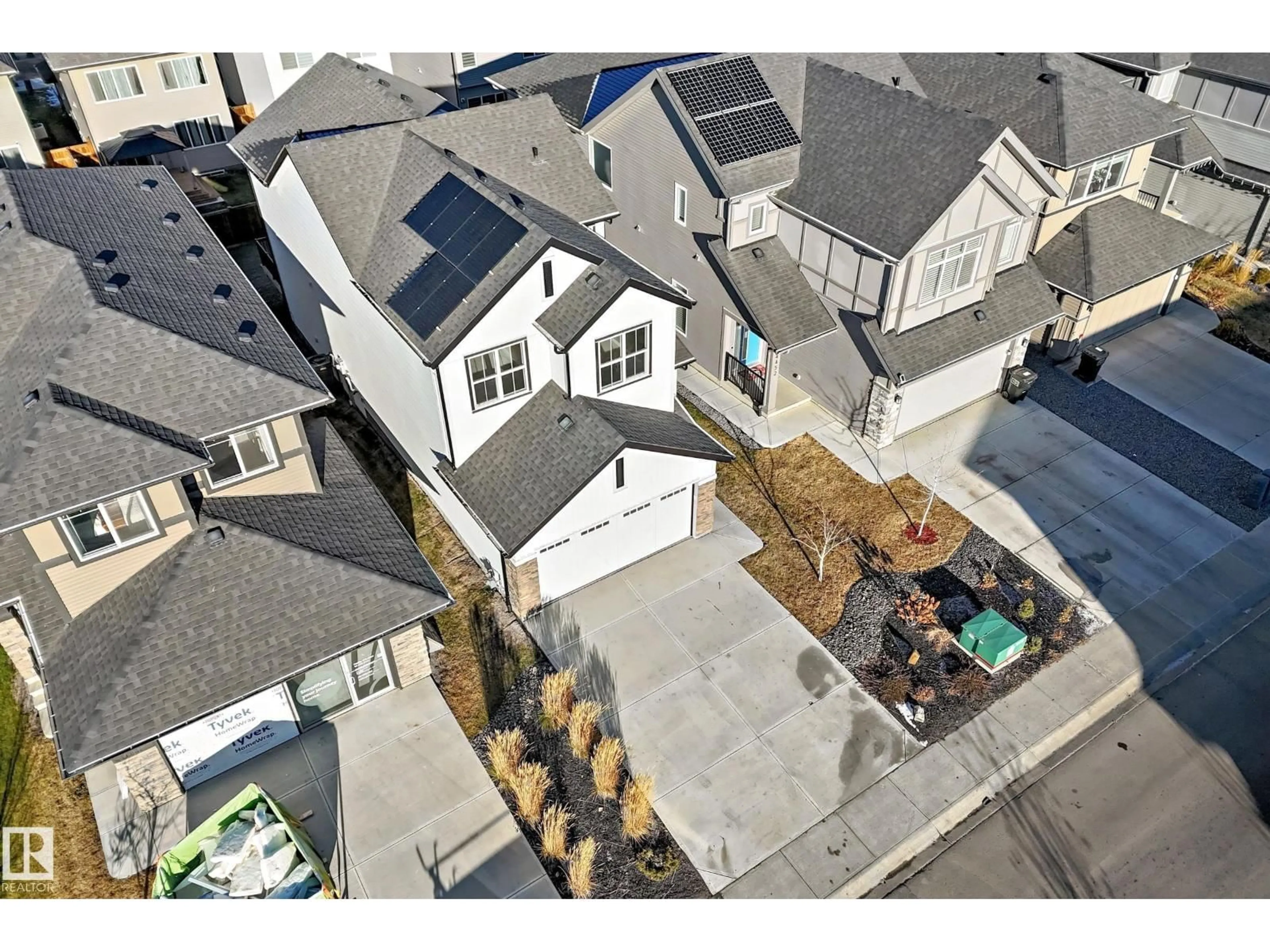 A pic from outside/outdoor area/front of a property/back of a property/a pic from drone, street for 4454 KINSELLA GREEN, Edmonton Alberta T6W5G2