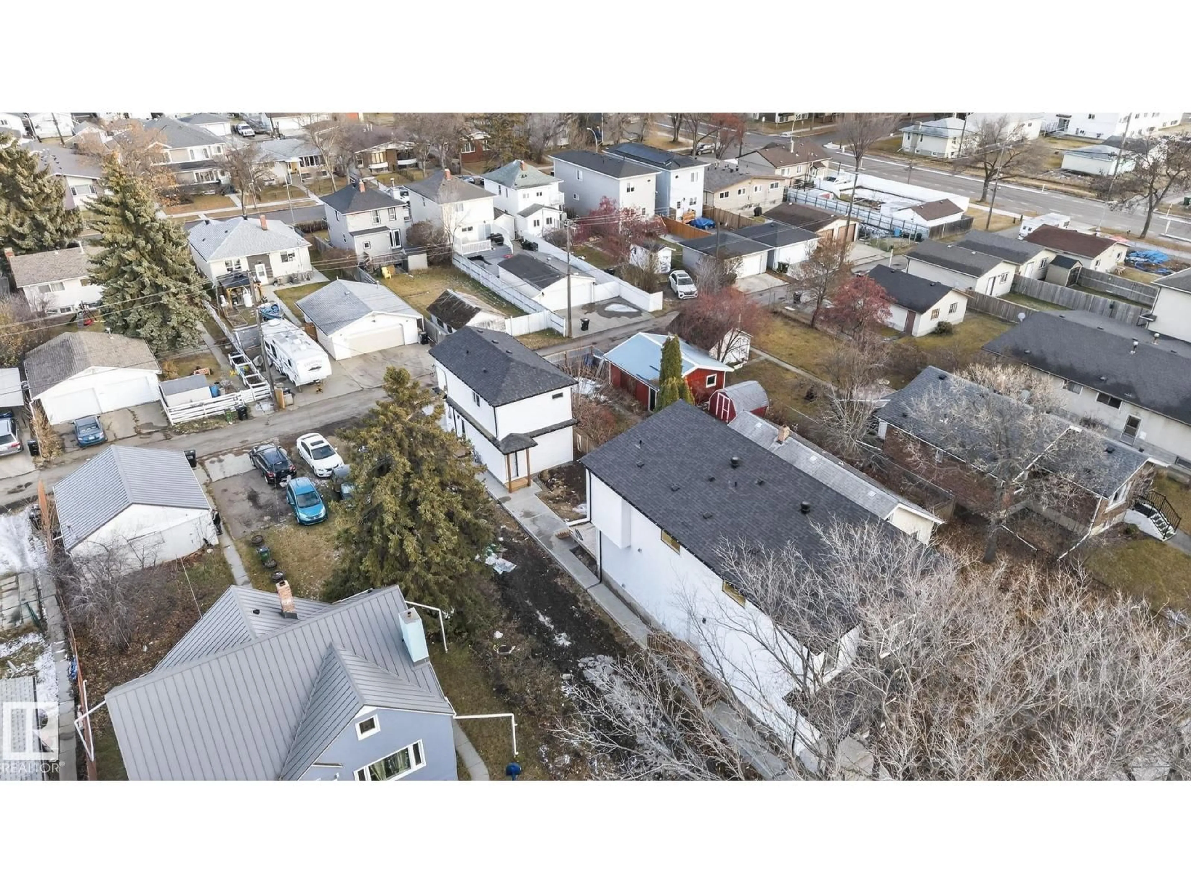 A pic from outside/outdoor area/front of a property/back of a property/a pic from drone, street for NW - 11927 90 ST, Edmonton Alberta T5B3Y8