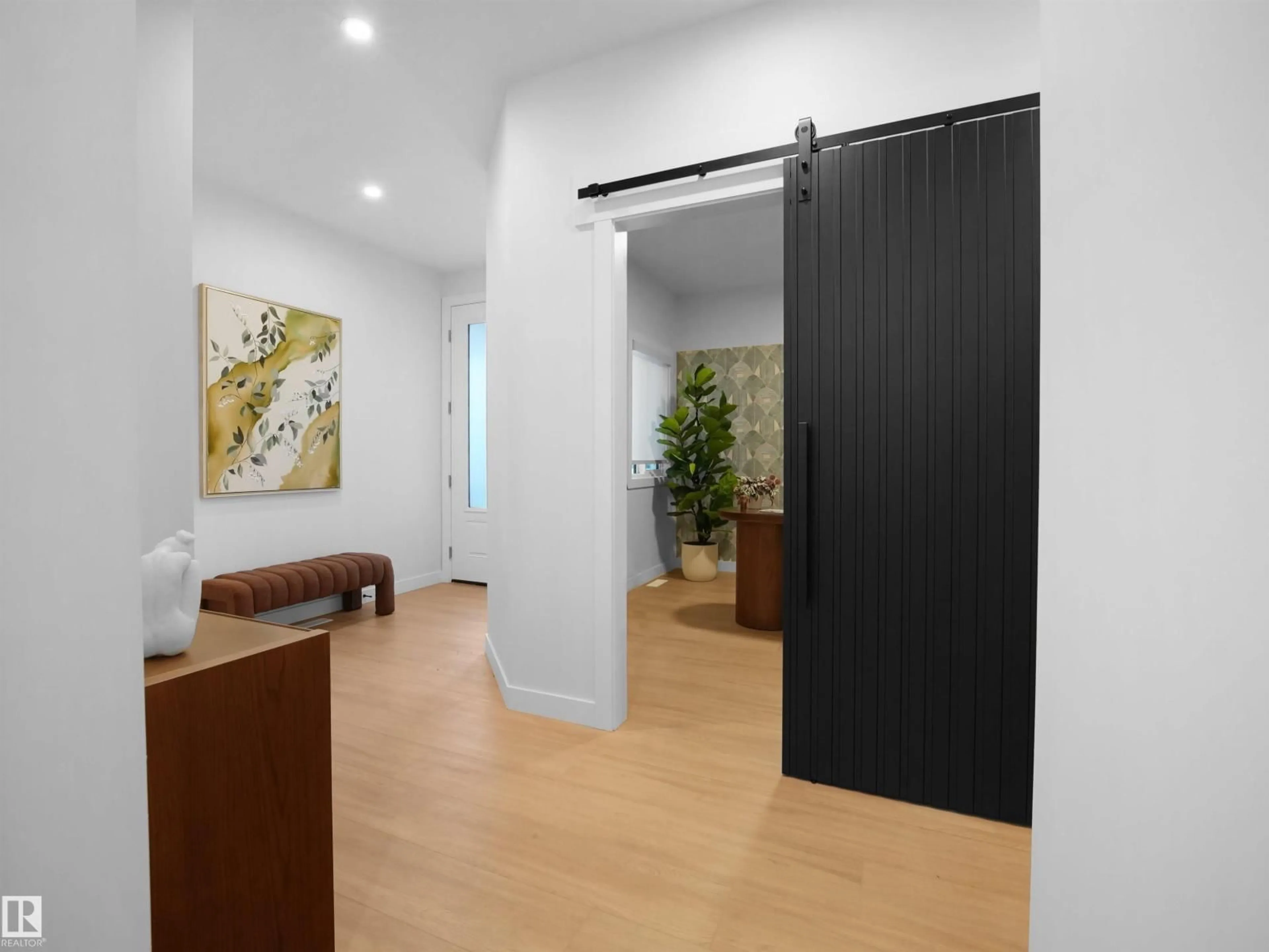 Indoor foyer for 945 ELDERBERRY LANDING, Edmonton Alberta T6M3K3