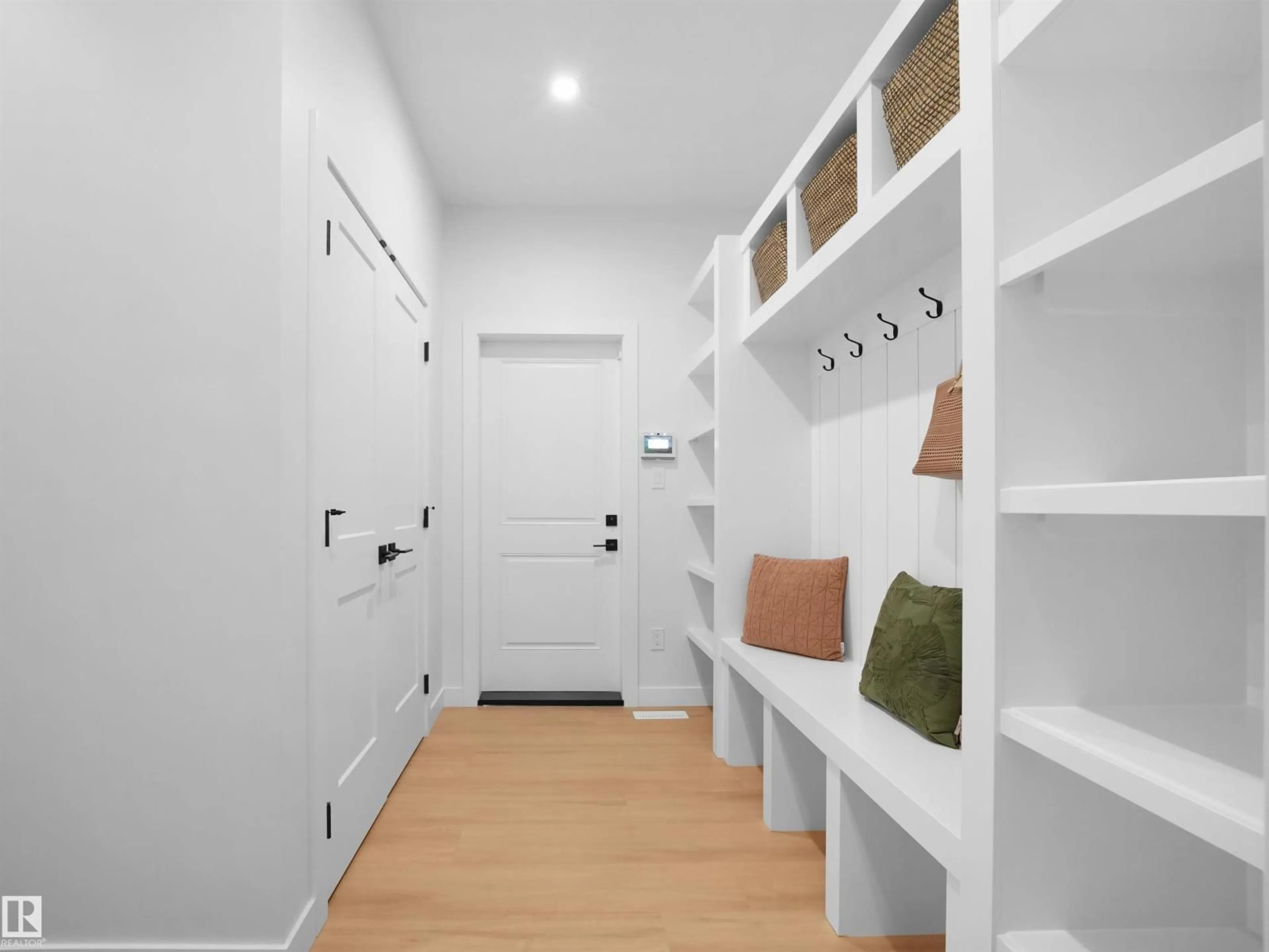 Indoor entryway for 945 ELDERBERRY LANDING, Edmonton Alberta T6M3K3