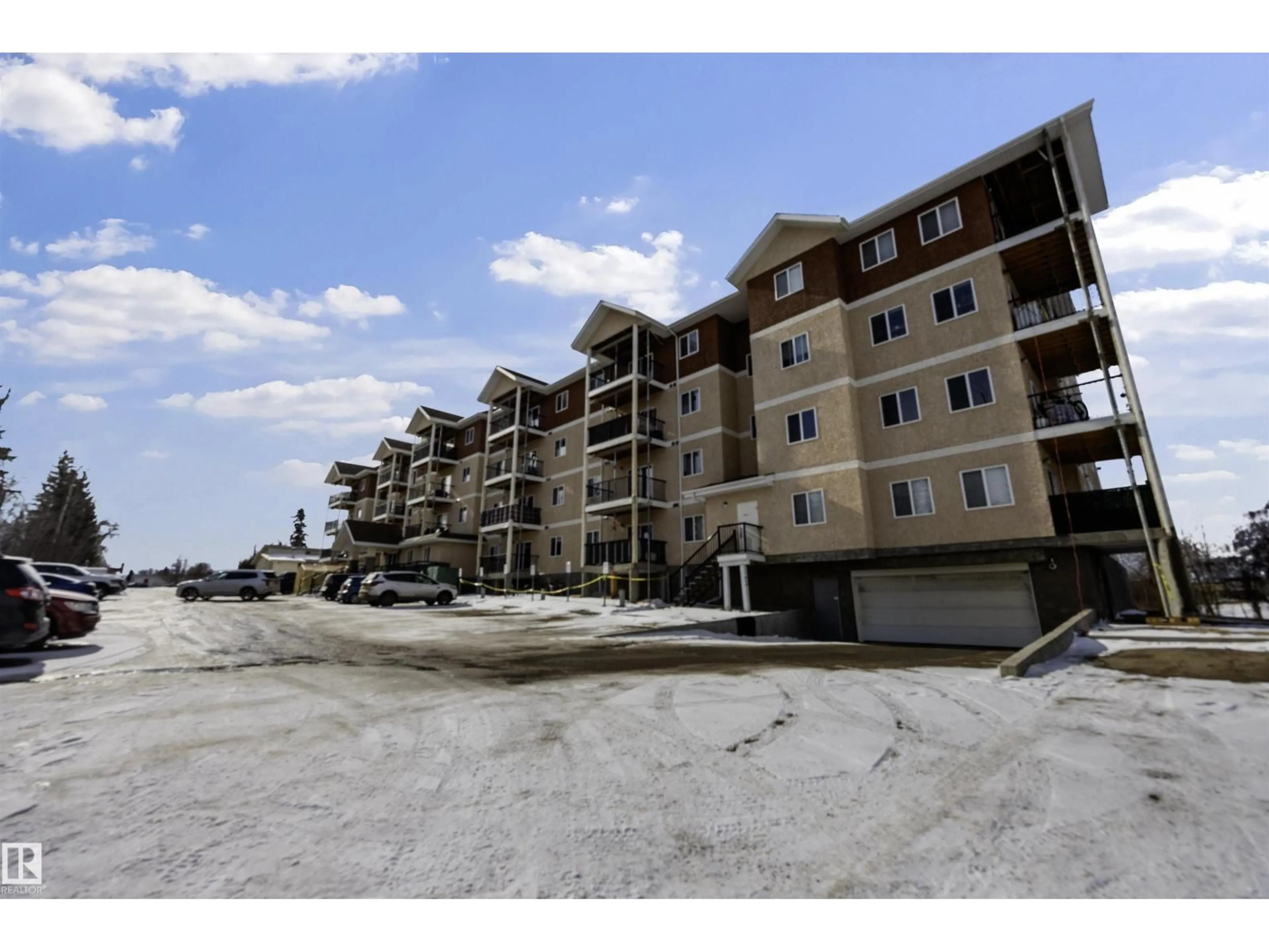 Blurry image for #107 - 4903 47 AV, Stony Plain Alberta T7Z0C6