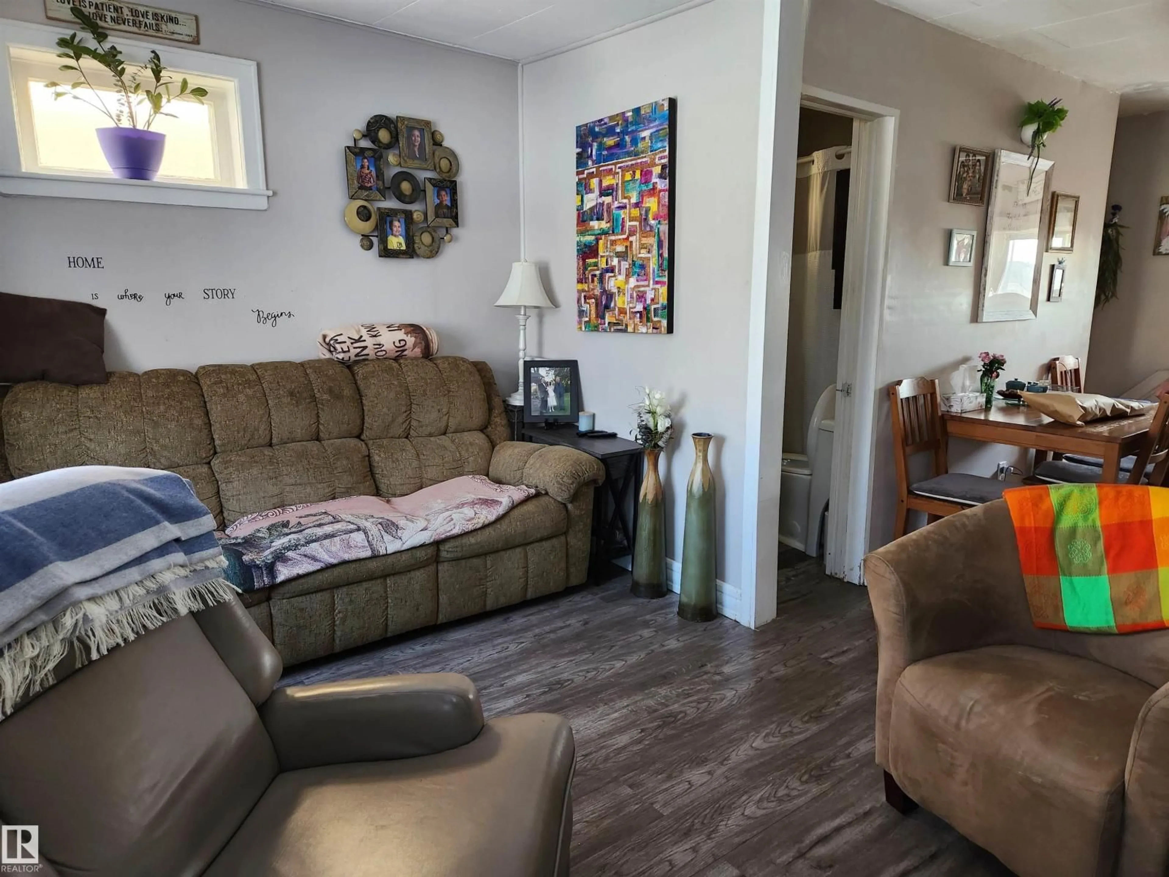 Living room with furniture, unknown for NW - 11607 81 ST, Edmonton Alberta T5B2S1