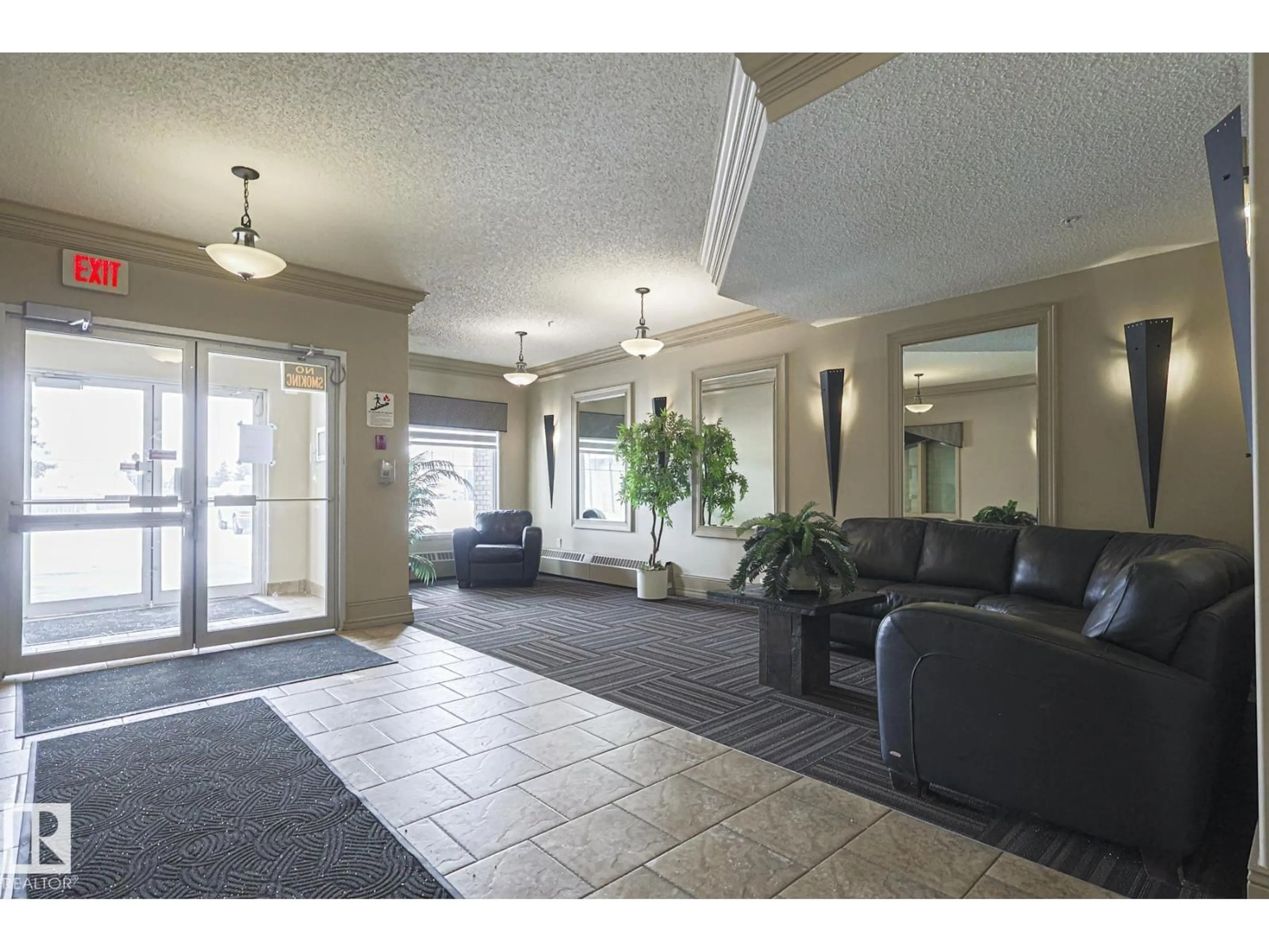 Indoor foyer for 431 16807 100 AV, Edmonton Alberta T5P4Z6